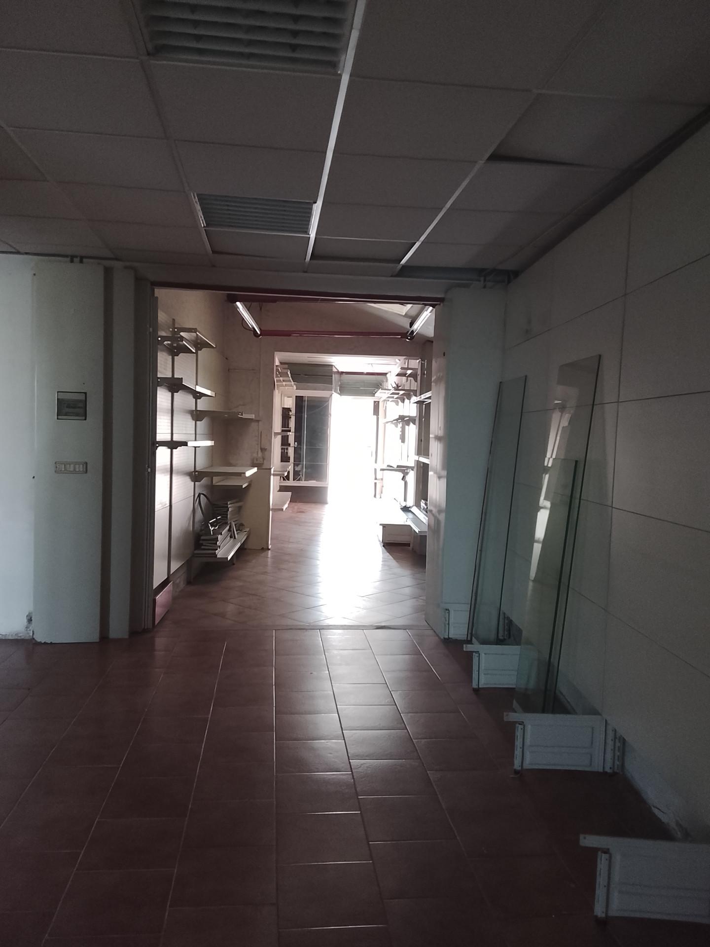 Locale commerciale in affitto, Campi Bisenzio sant'angelo a lecore