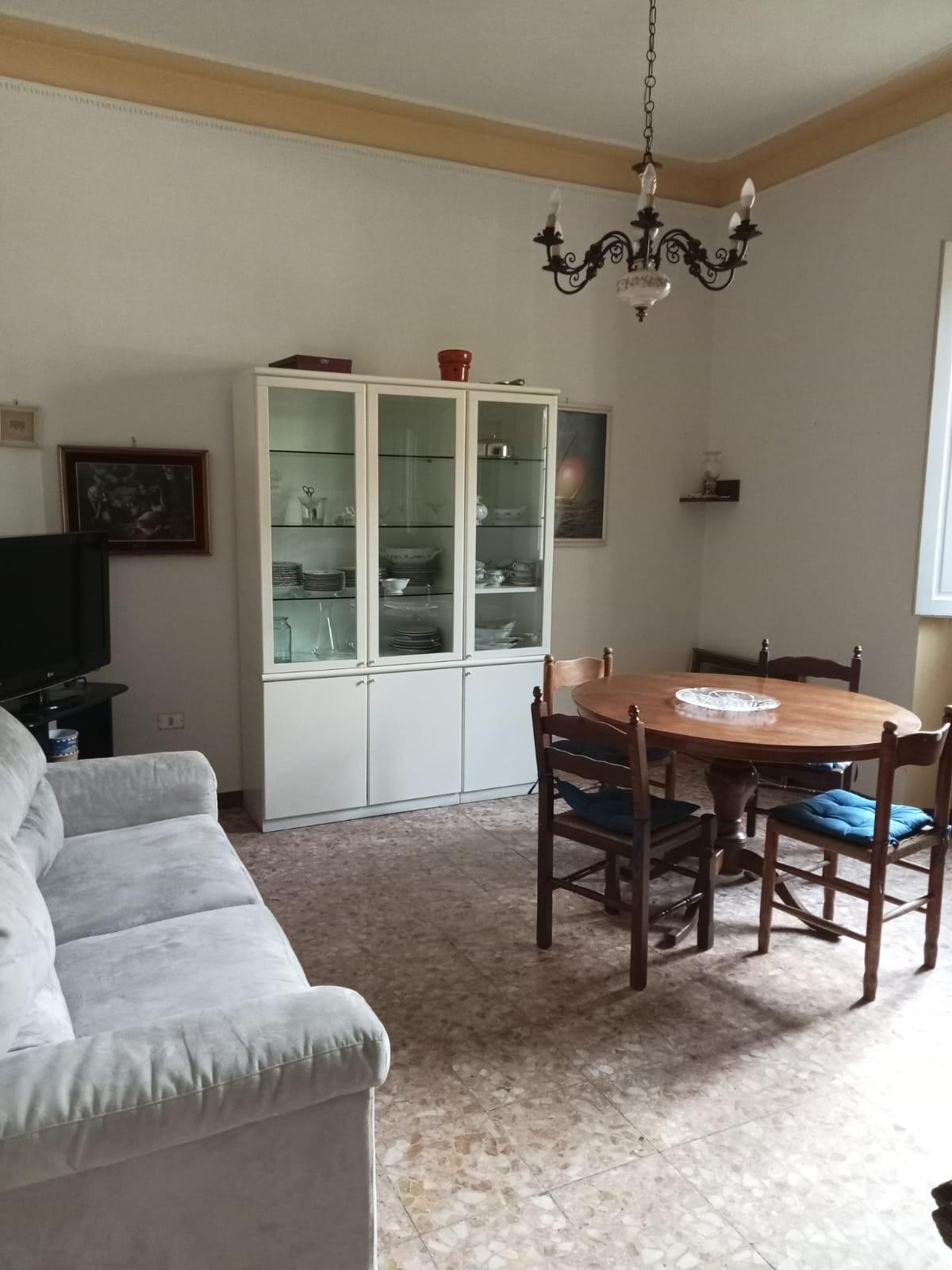 Casa indipendente arredata in affitto a Prato