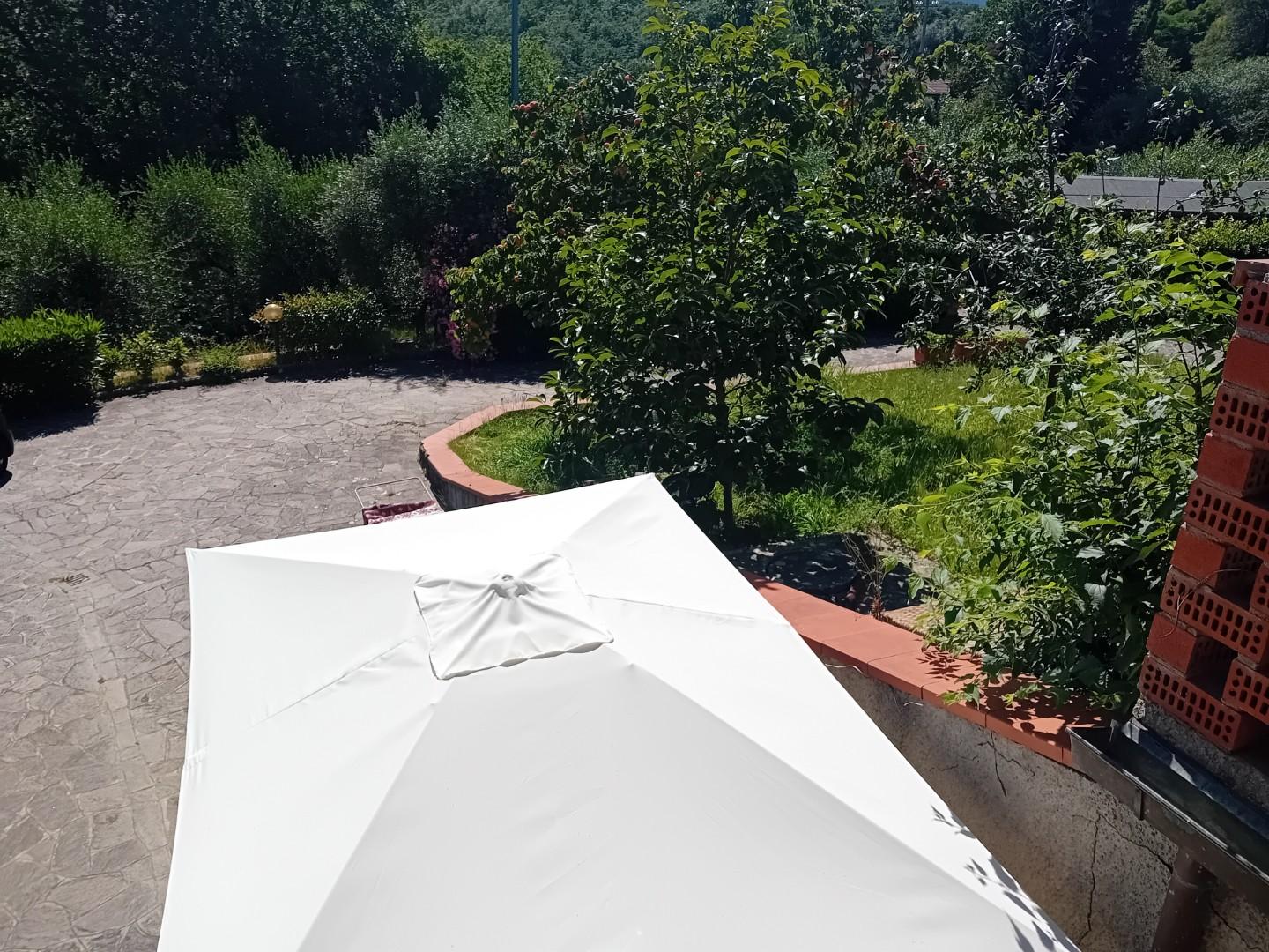 Villa con giardino, Carmignano comeana