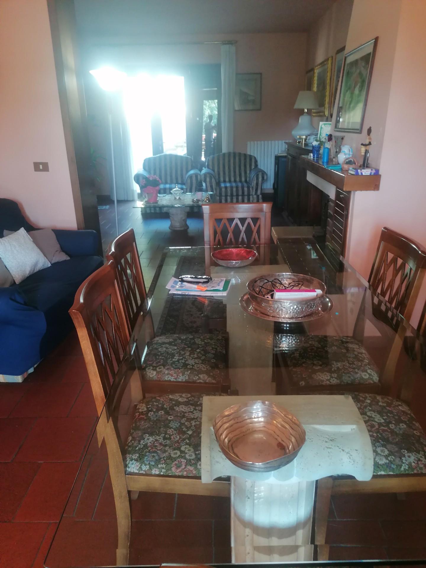 Villa con giardino, Carmignano comeana