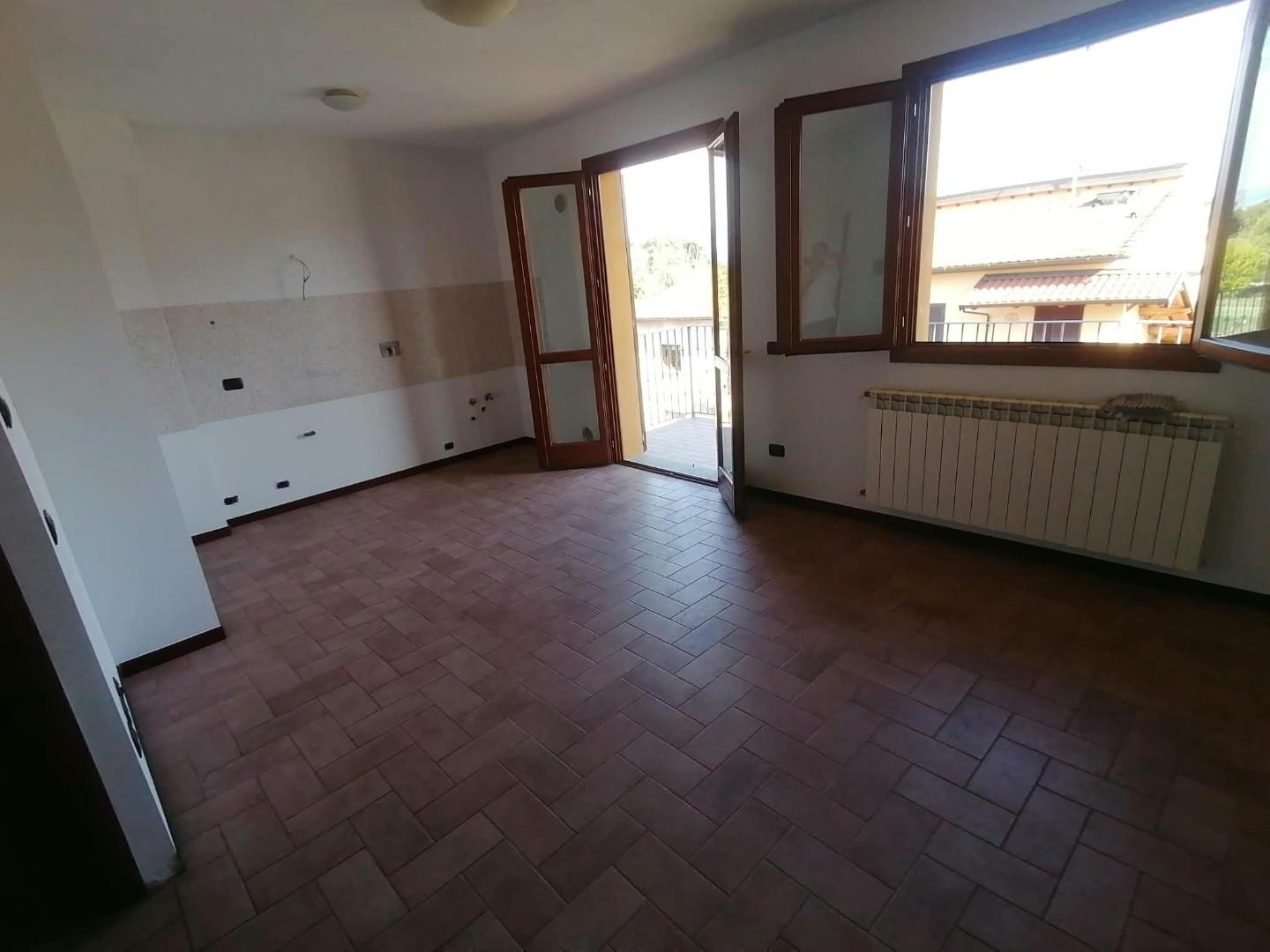 Trilocale con terrazzi, Carmignano comeana