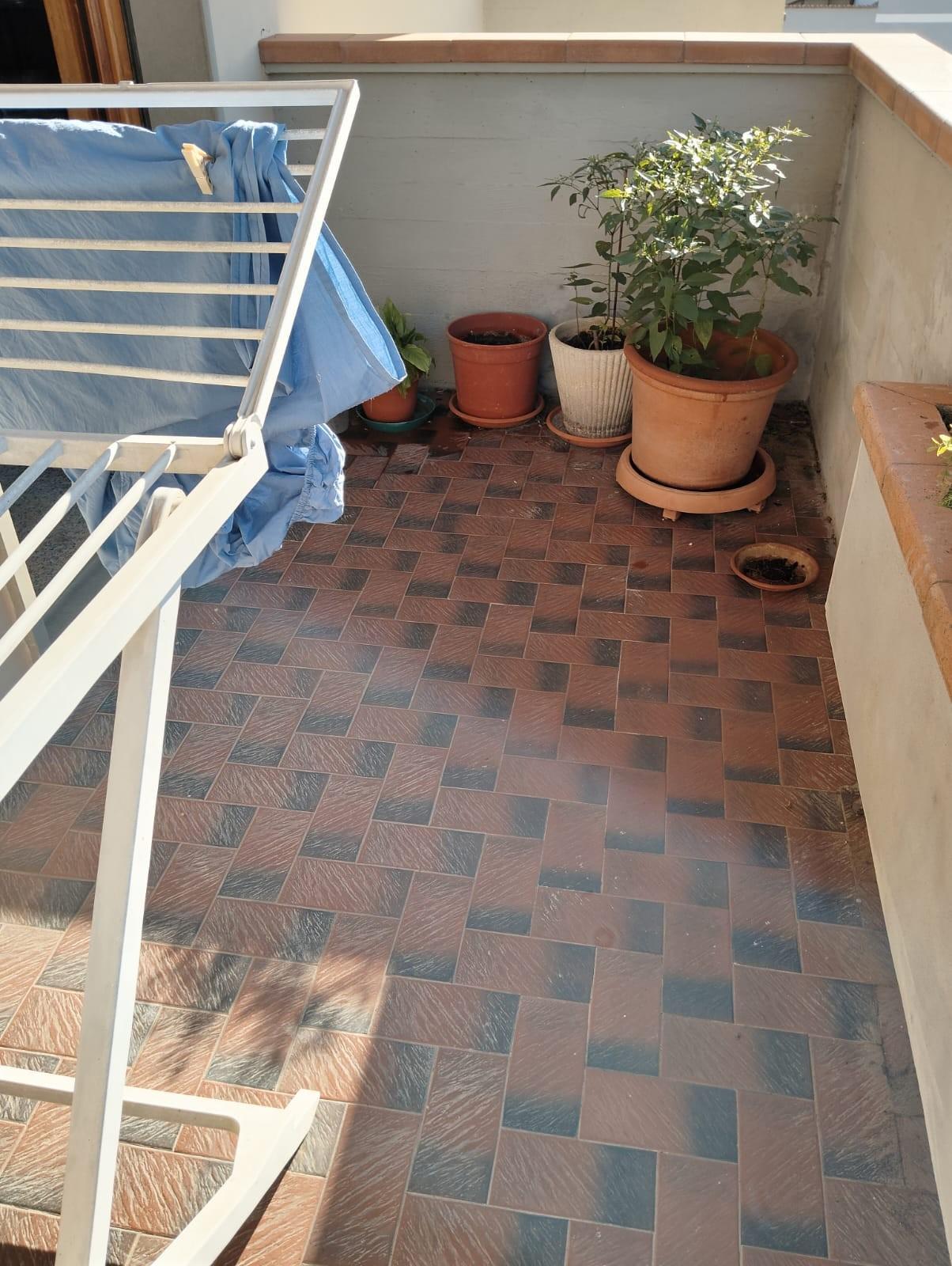 Quadrilocale con terrazzi, Prato tavola