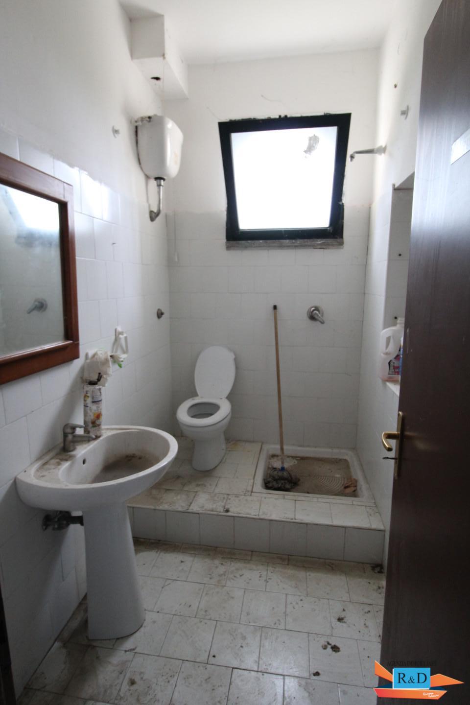 Capannone in vendita, Colle di Val d'Elsa gracciano dell'elsa