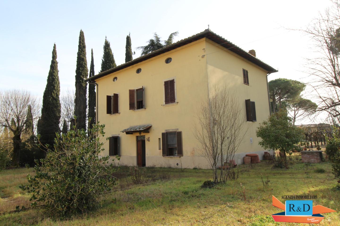 Villa con giardino a Colle di Val d'Elsa