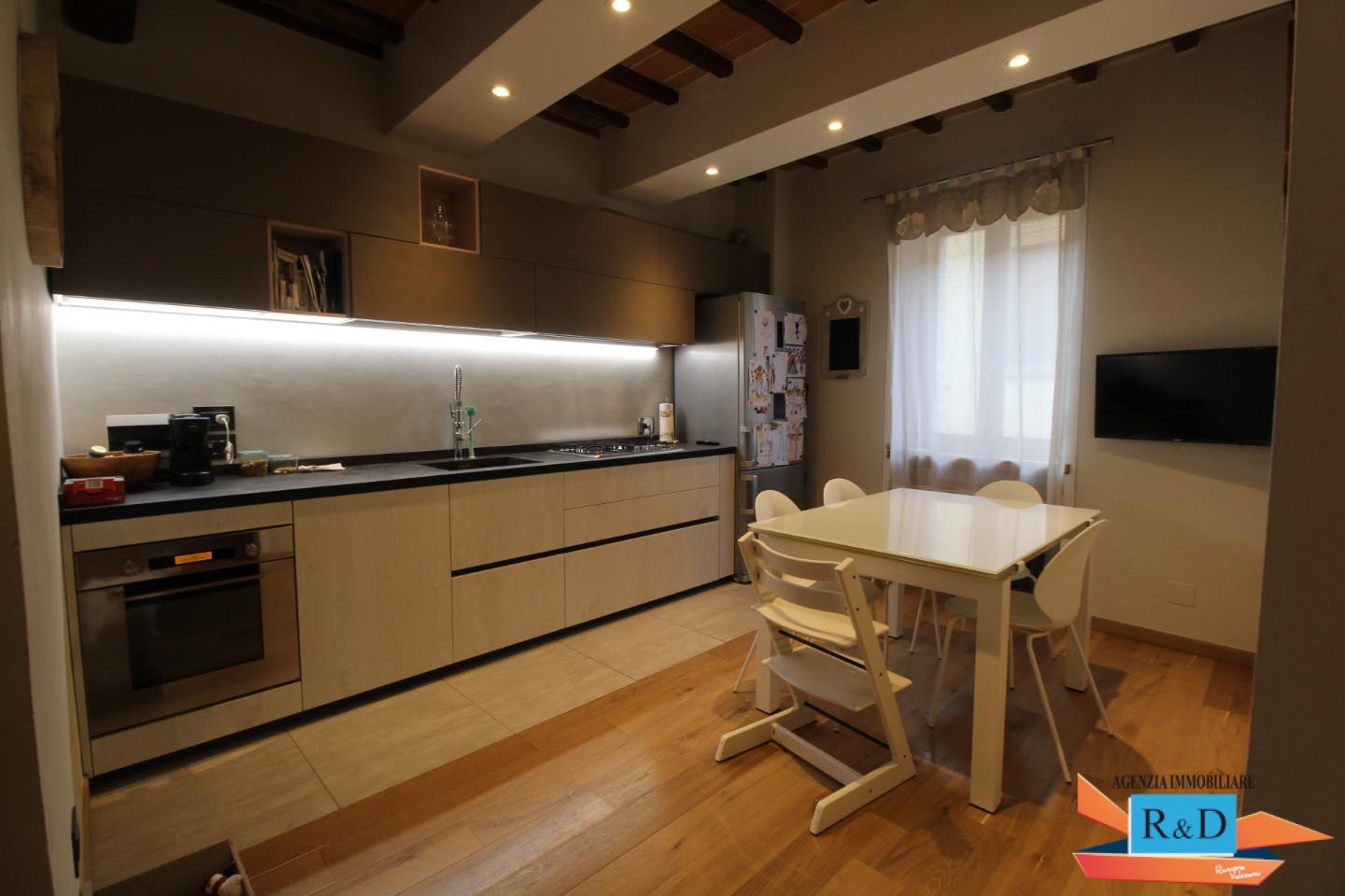 Casa indipendente con terrazzi a Colle di Val d'Elsa