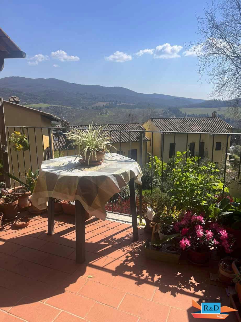 Quadrilocale con terrazzo a Radicondoli