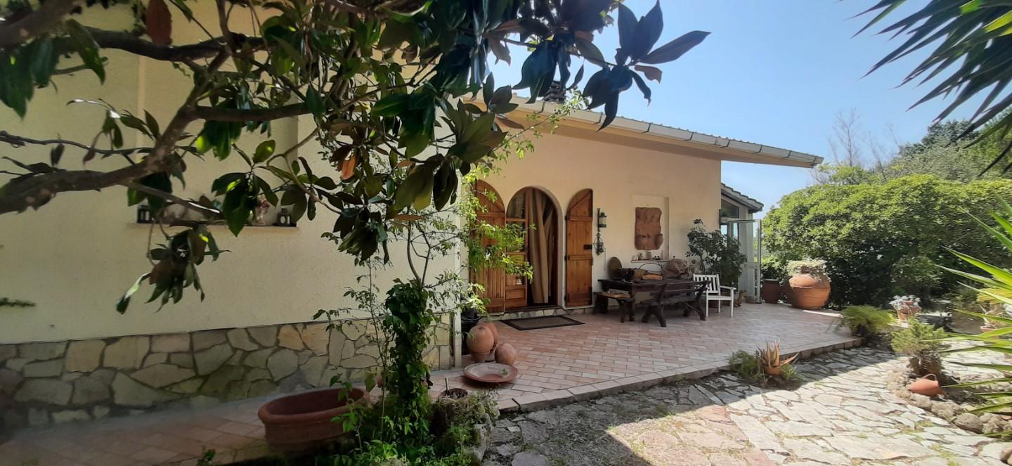 Villa Bifamiliare con giardino a Rosignano Marittimo