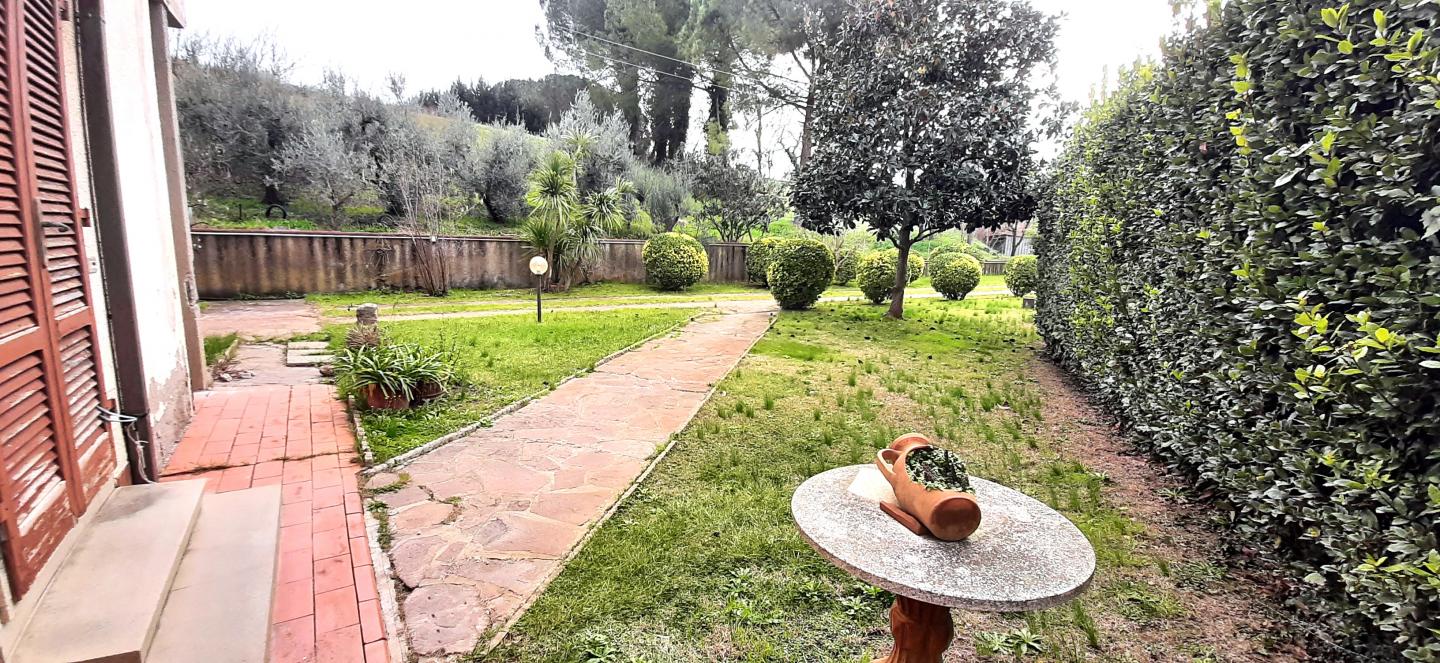 Villa con giardino, Castellina Marittima le badie