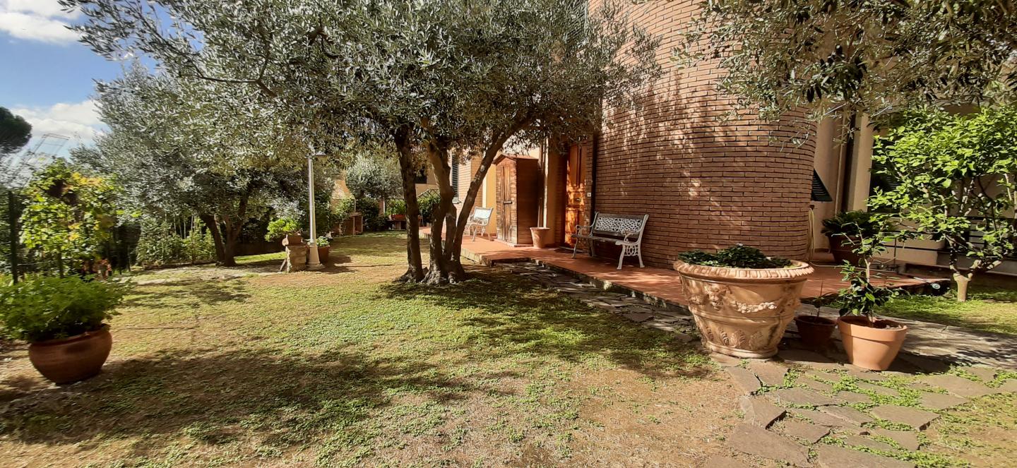 Casa indipendente con giardino a Rosignano Marittimo