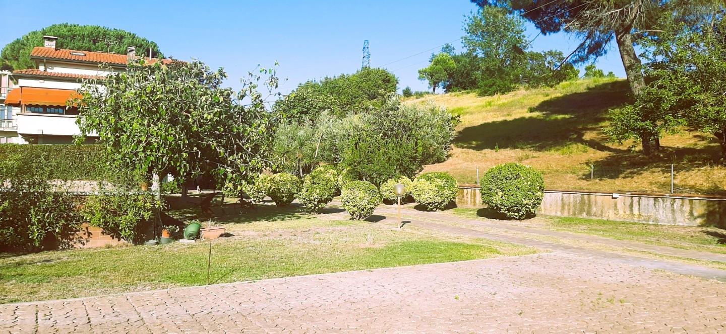 Villa con giardino, Castellina Marittima le badie