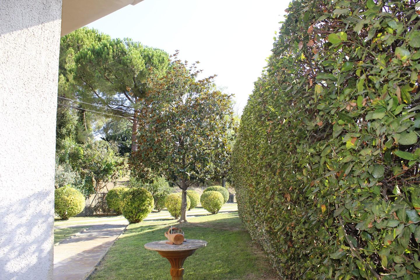 Villa con giardino, Castellina Marittima le badie