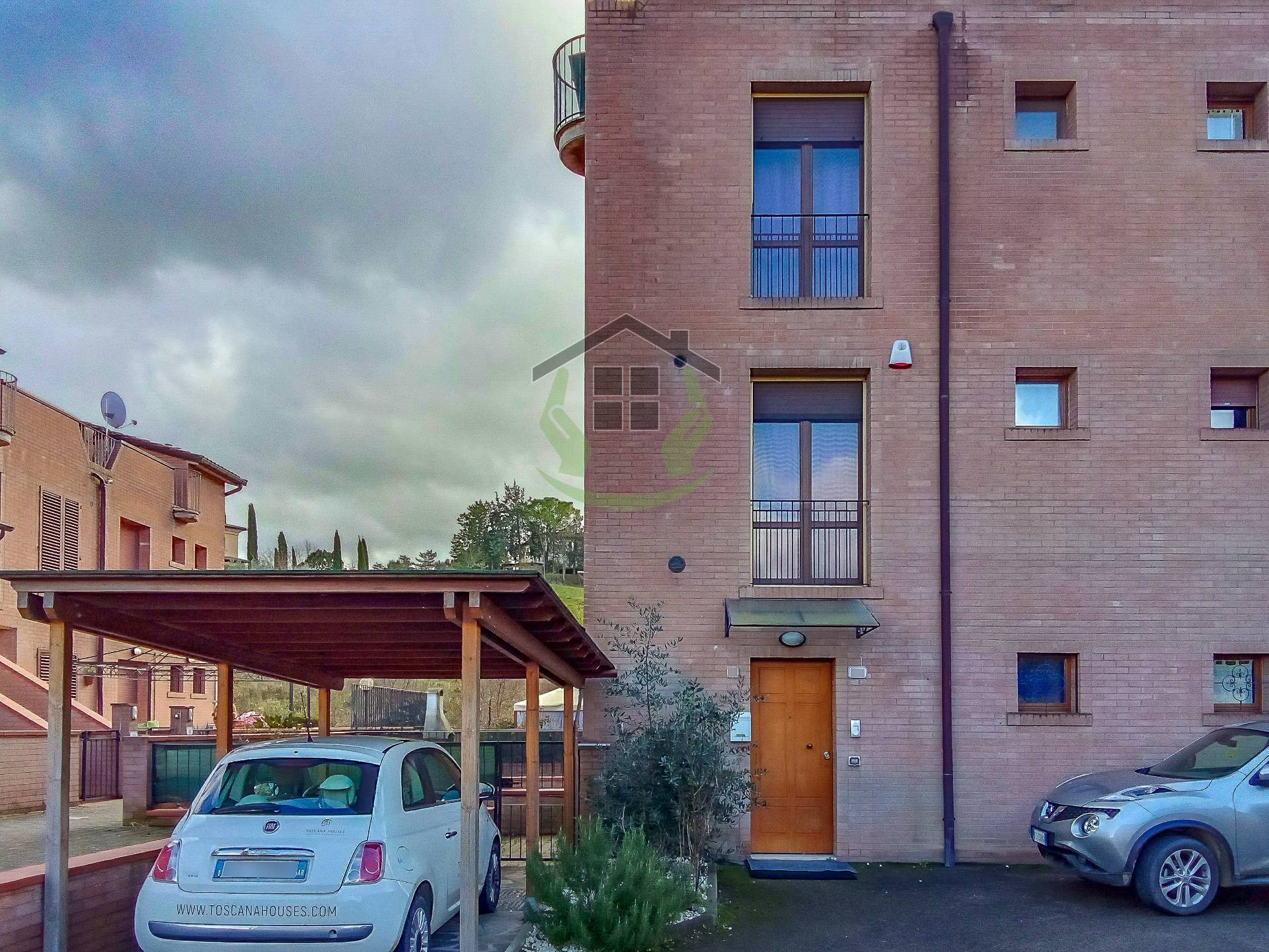 Appartamento con terrazzo a Monteroni d'Arbia