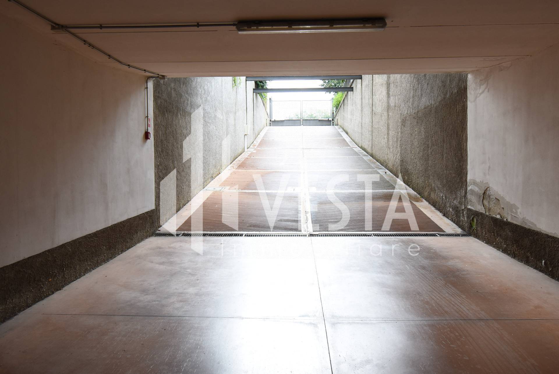 Box o garage in vendita a Osnago