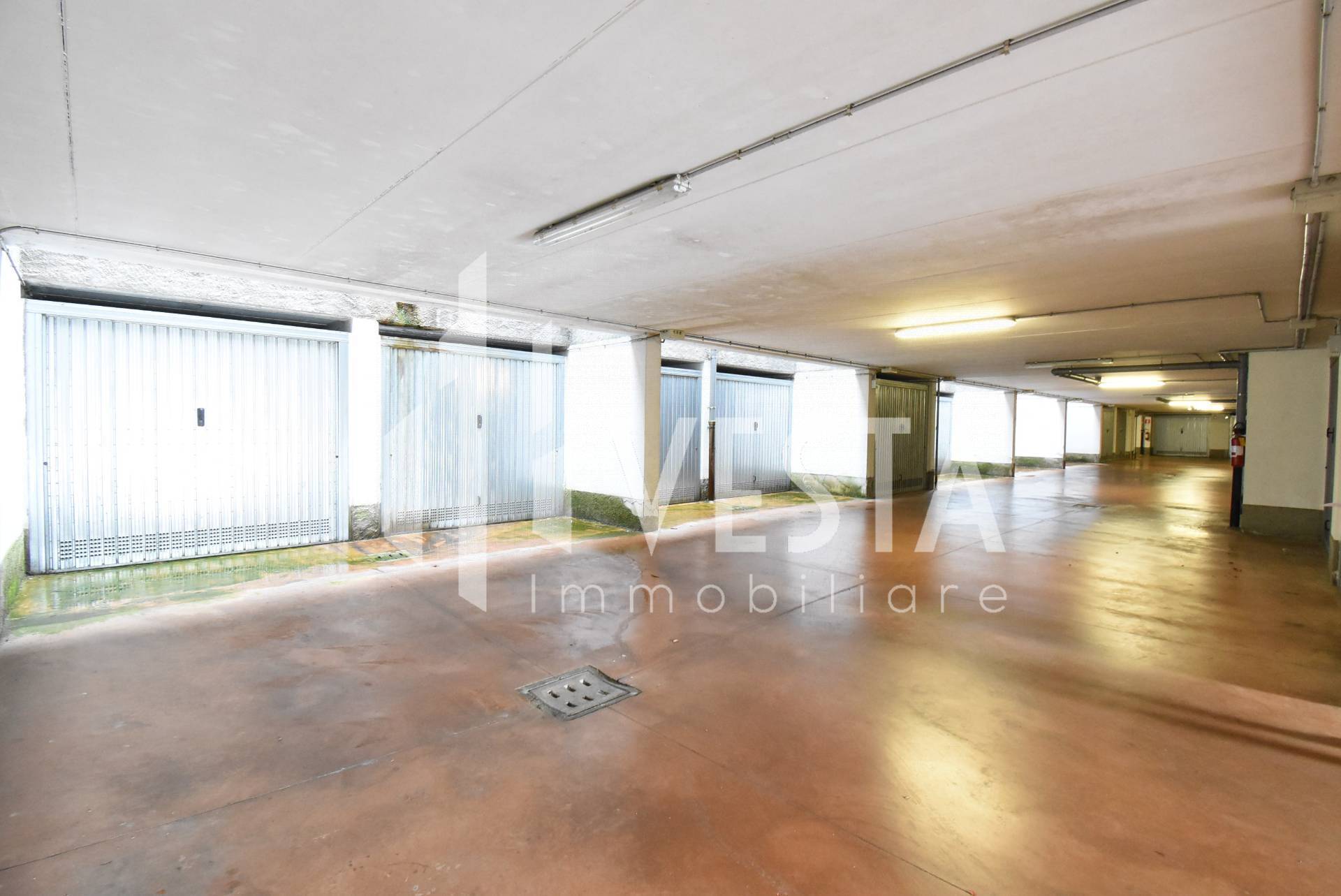 Box o garage in vendita a Osnago