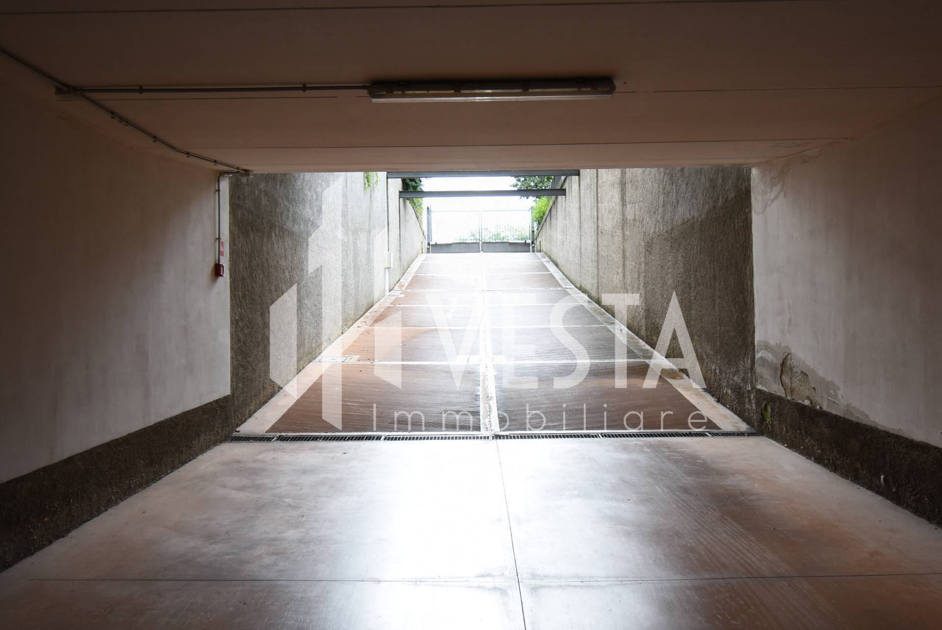 Box o garage in vendita a Osnago