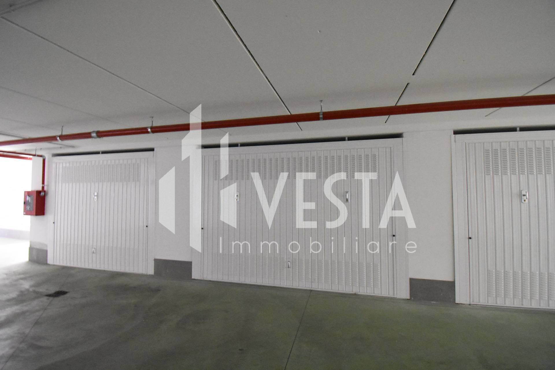 Box o garage in vendita a Ronco Briantino