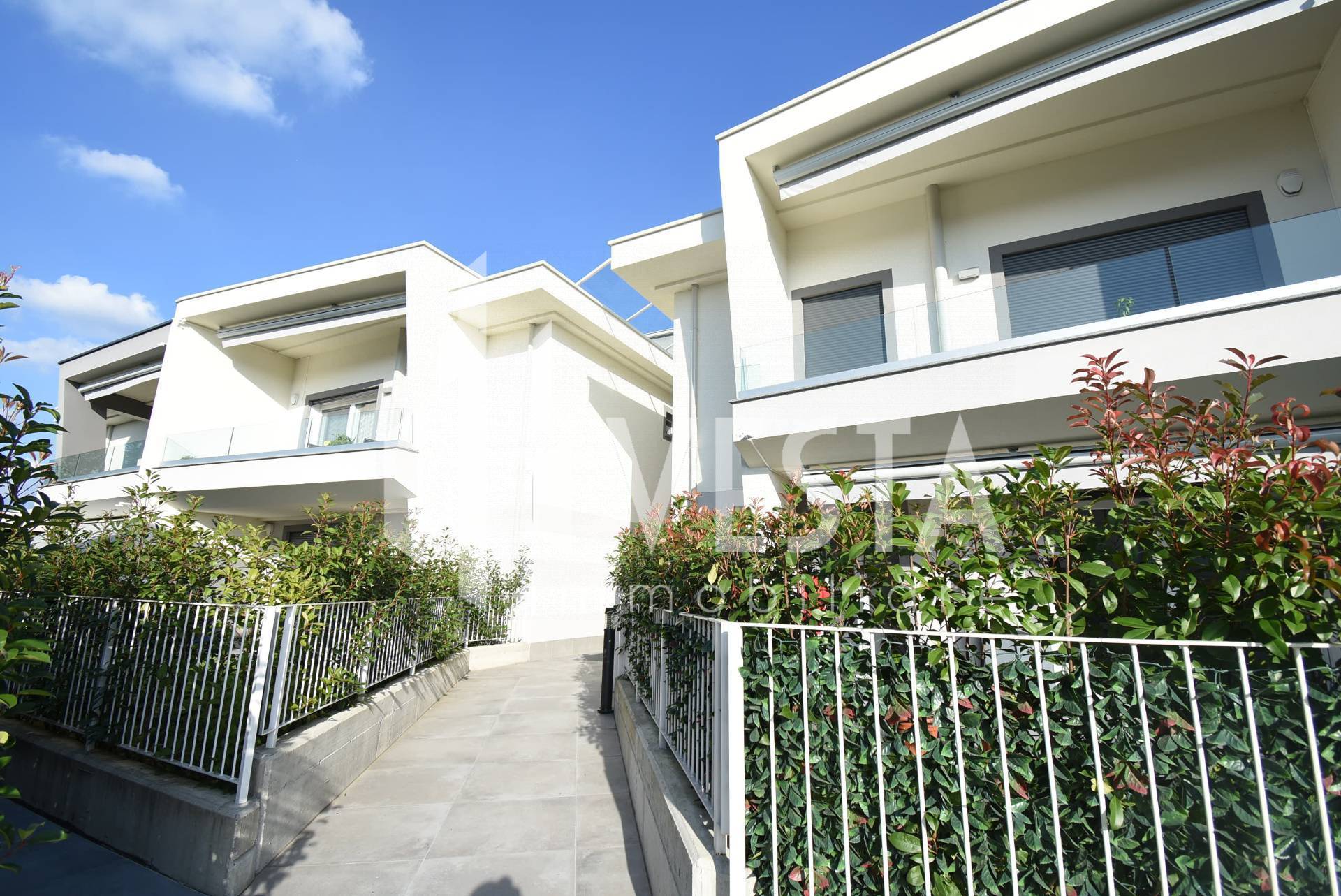 Box o garage in vendita a Ronco Briantino