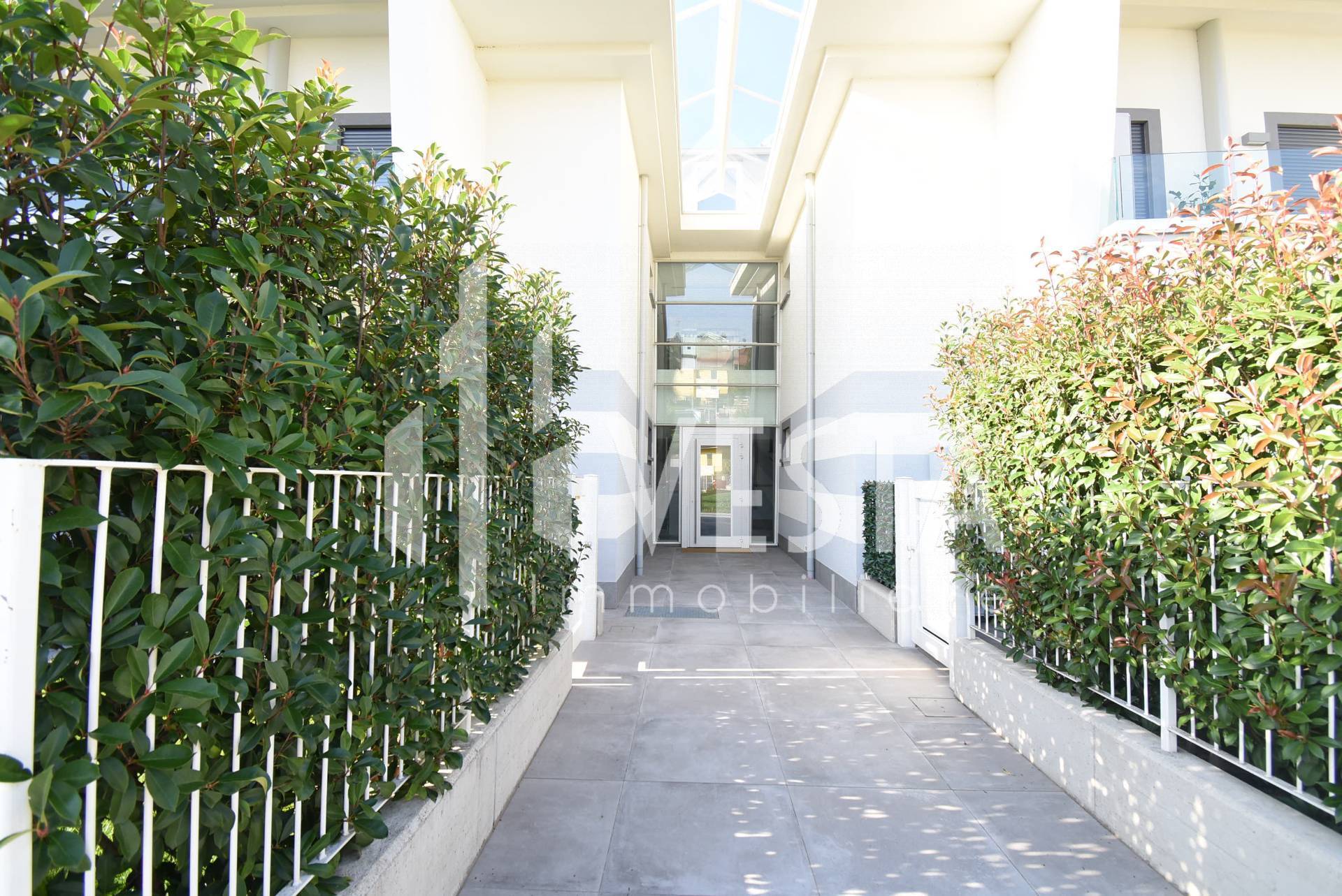 Box o garage in vendita a Ronco Briantino