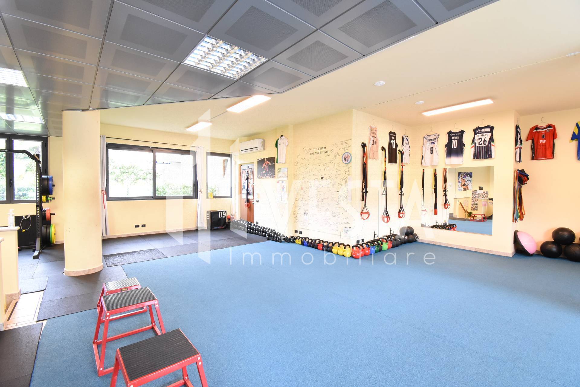 Negozio in affitto a Merate