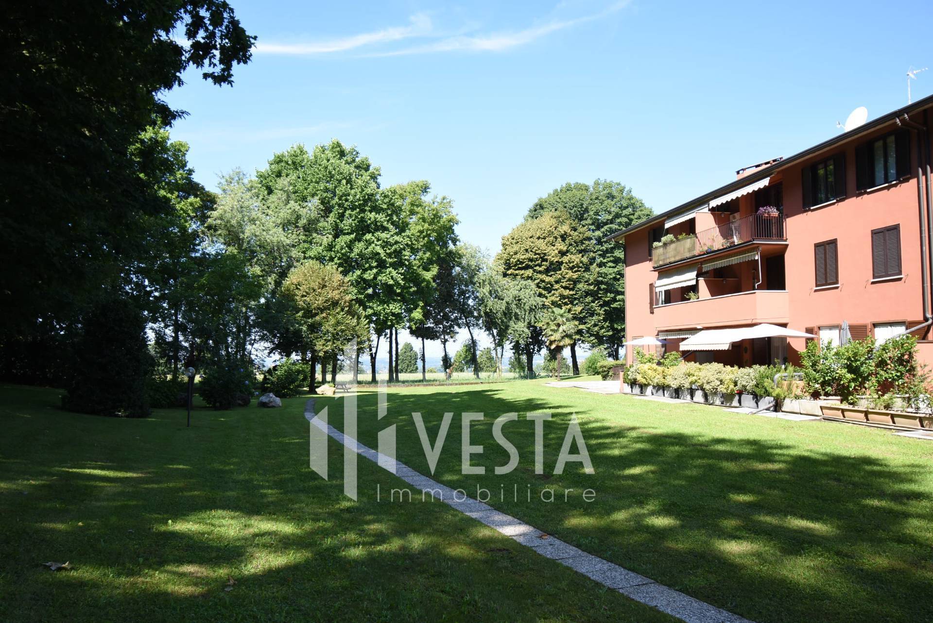 Appartamento in vendita a Monticello Brianza