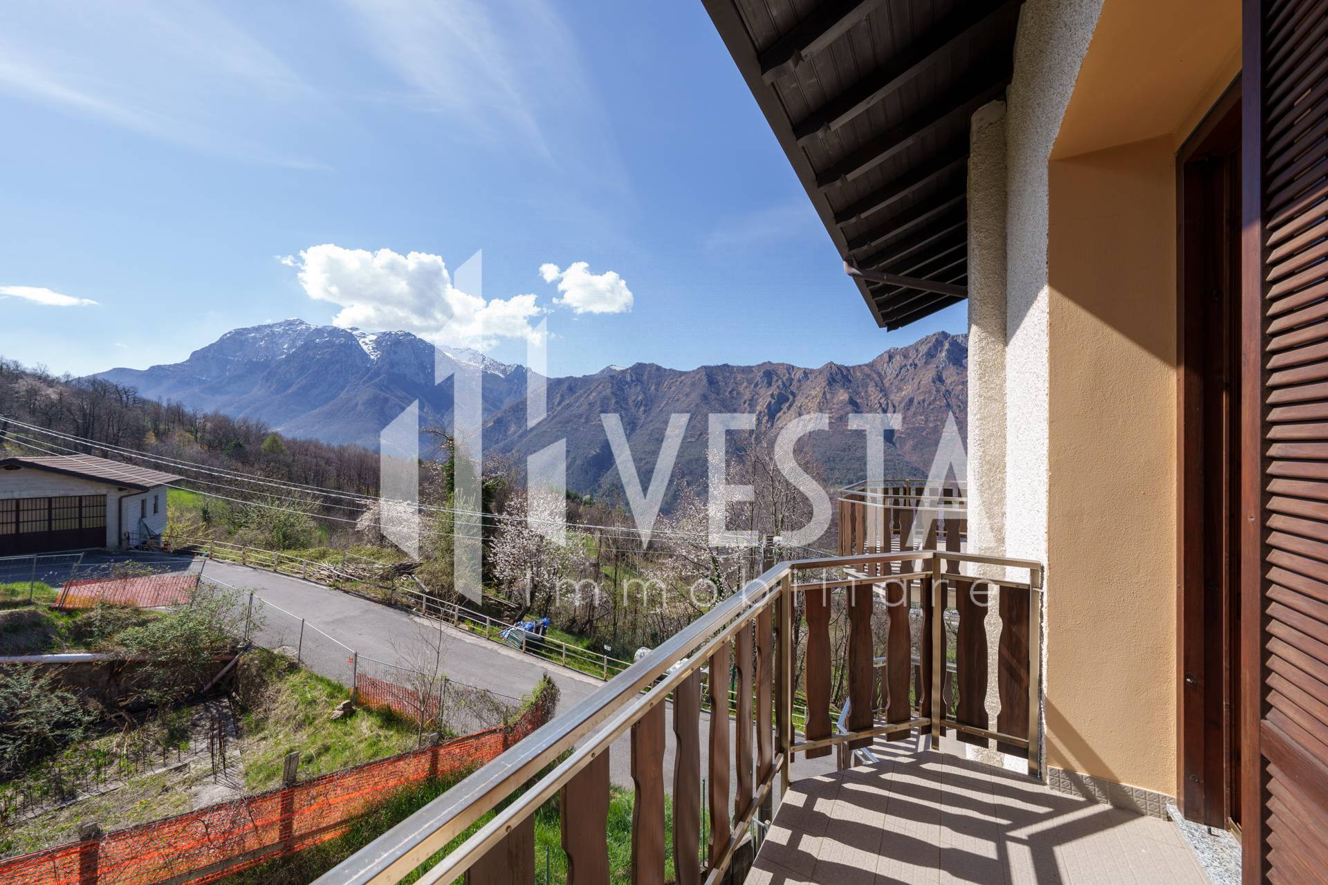 Appartamento in vendita a Crandola Valsassina