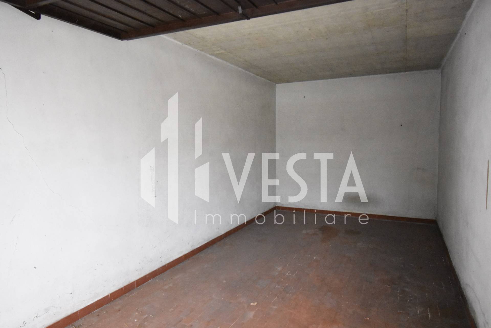 Box o garage in vendita a Cernusco Lombardone