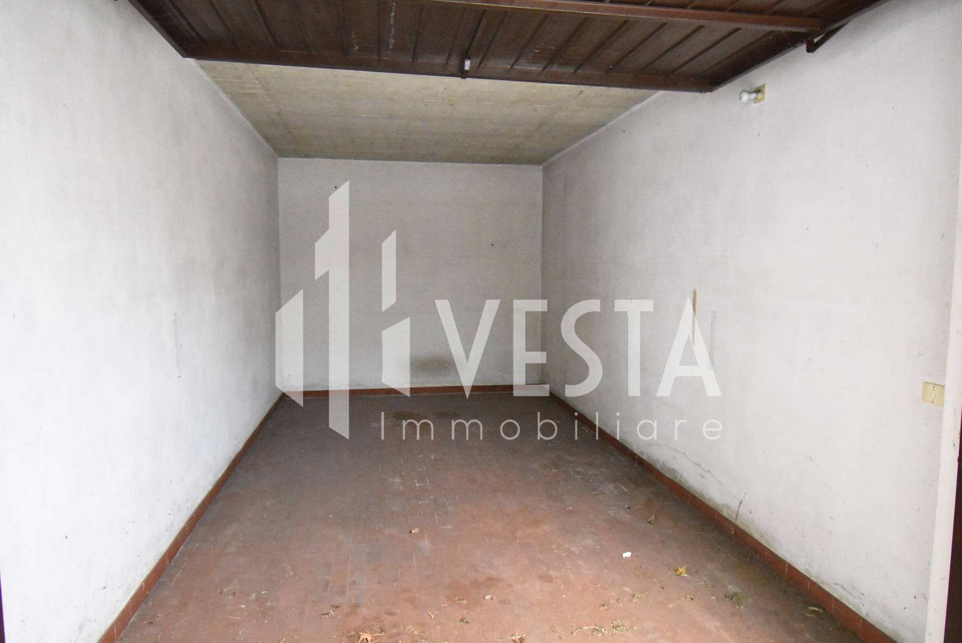 Box o garage in vendita a Cernusco Lombardone