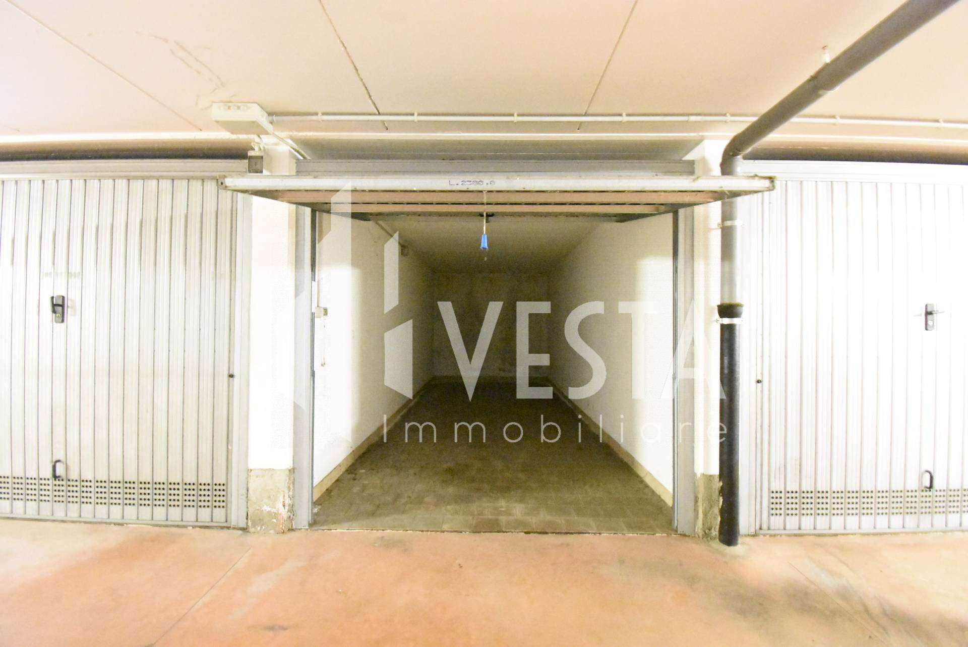 Box o garage in vendita a Osnago