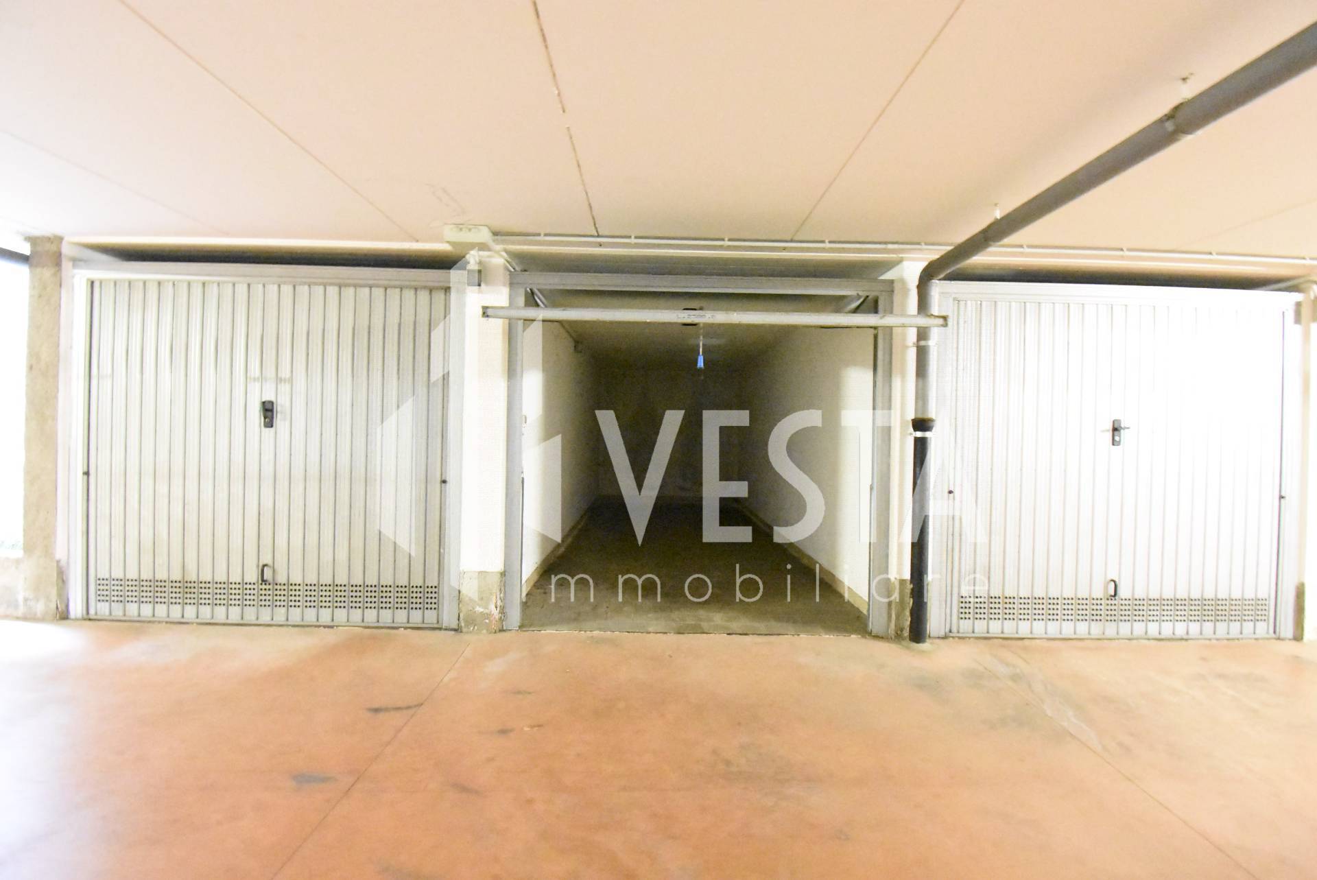 Box o garage in vendita a Osnago