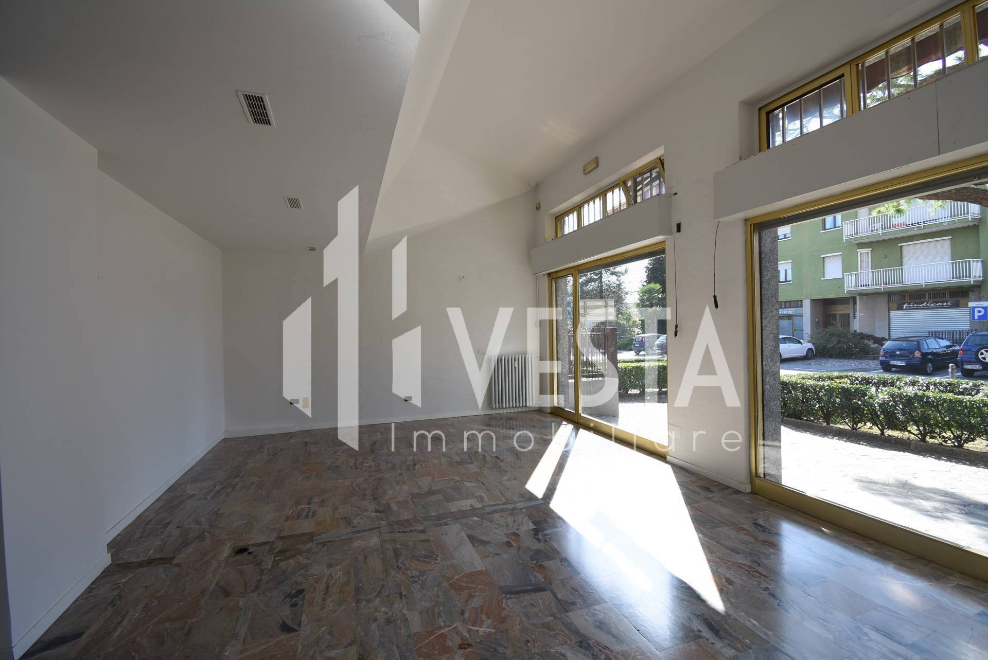 Locale commerciale in vendita a Osnago