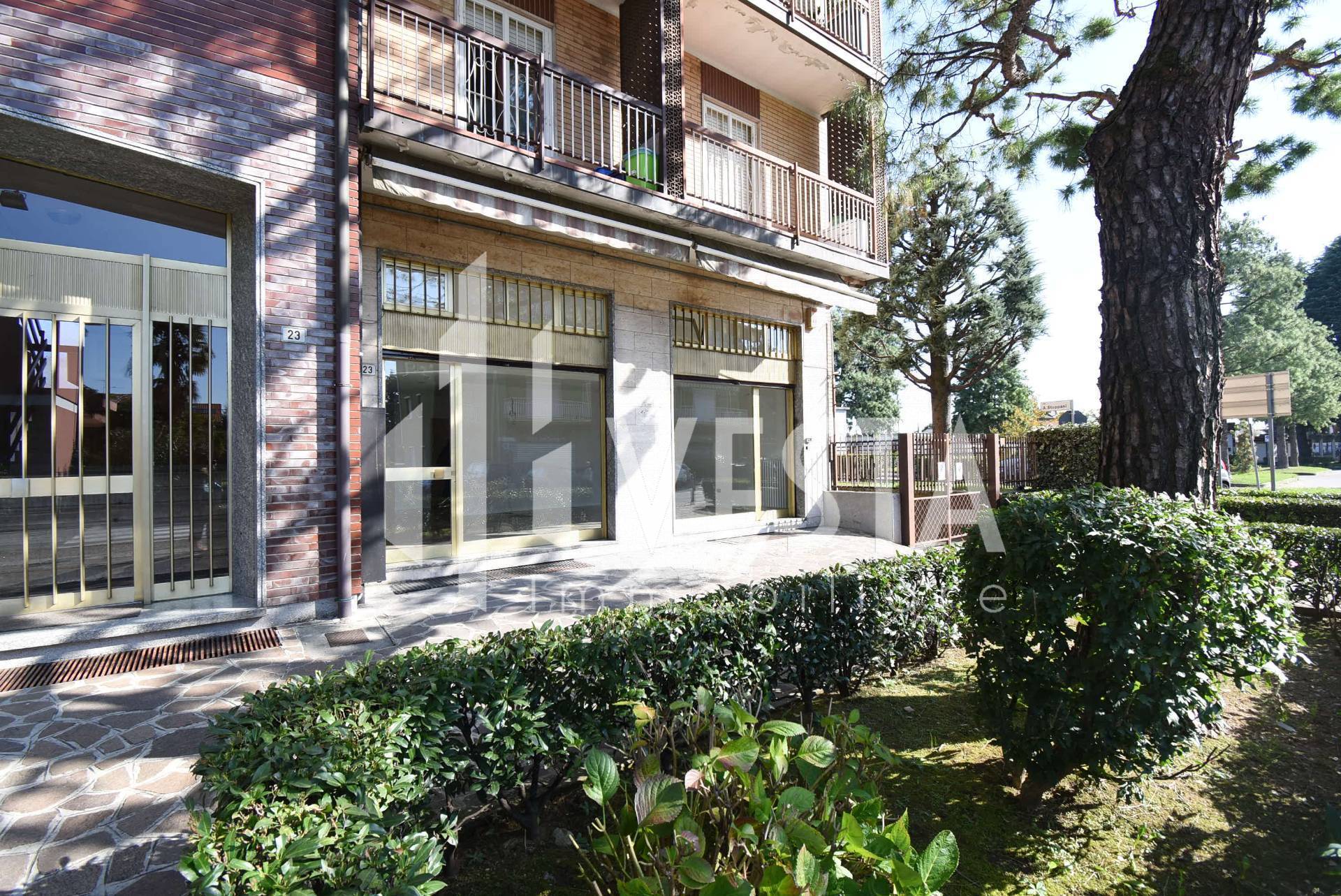 Locale commerciale in vendita a Osnago