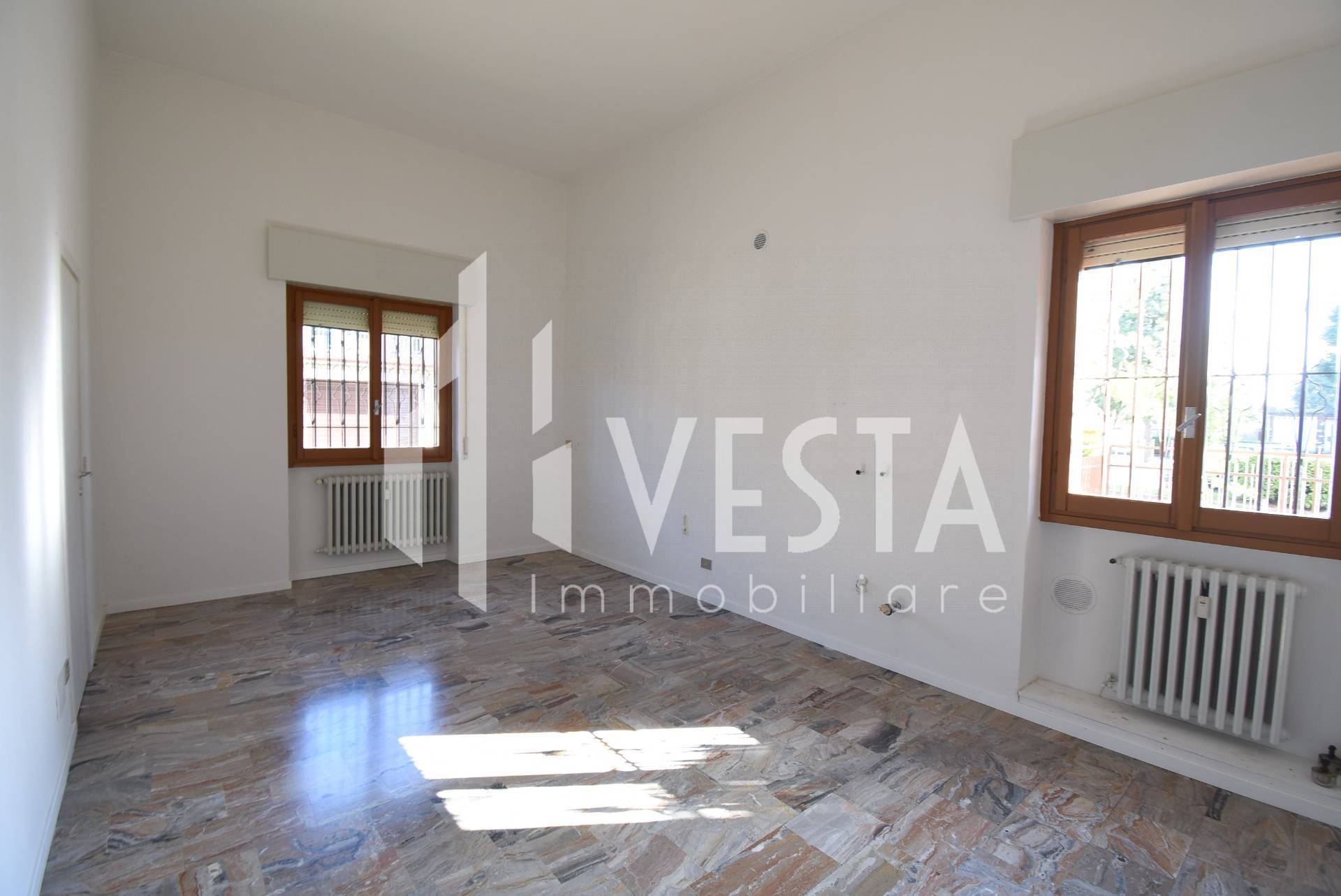 Locale commerciale in vendita a Osnago