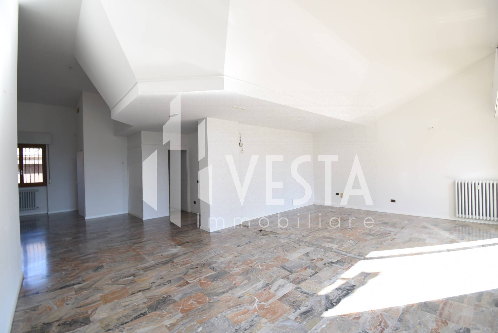 Locale commerciale in vendita a Osnago