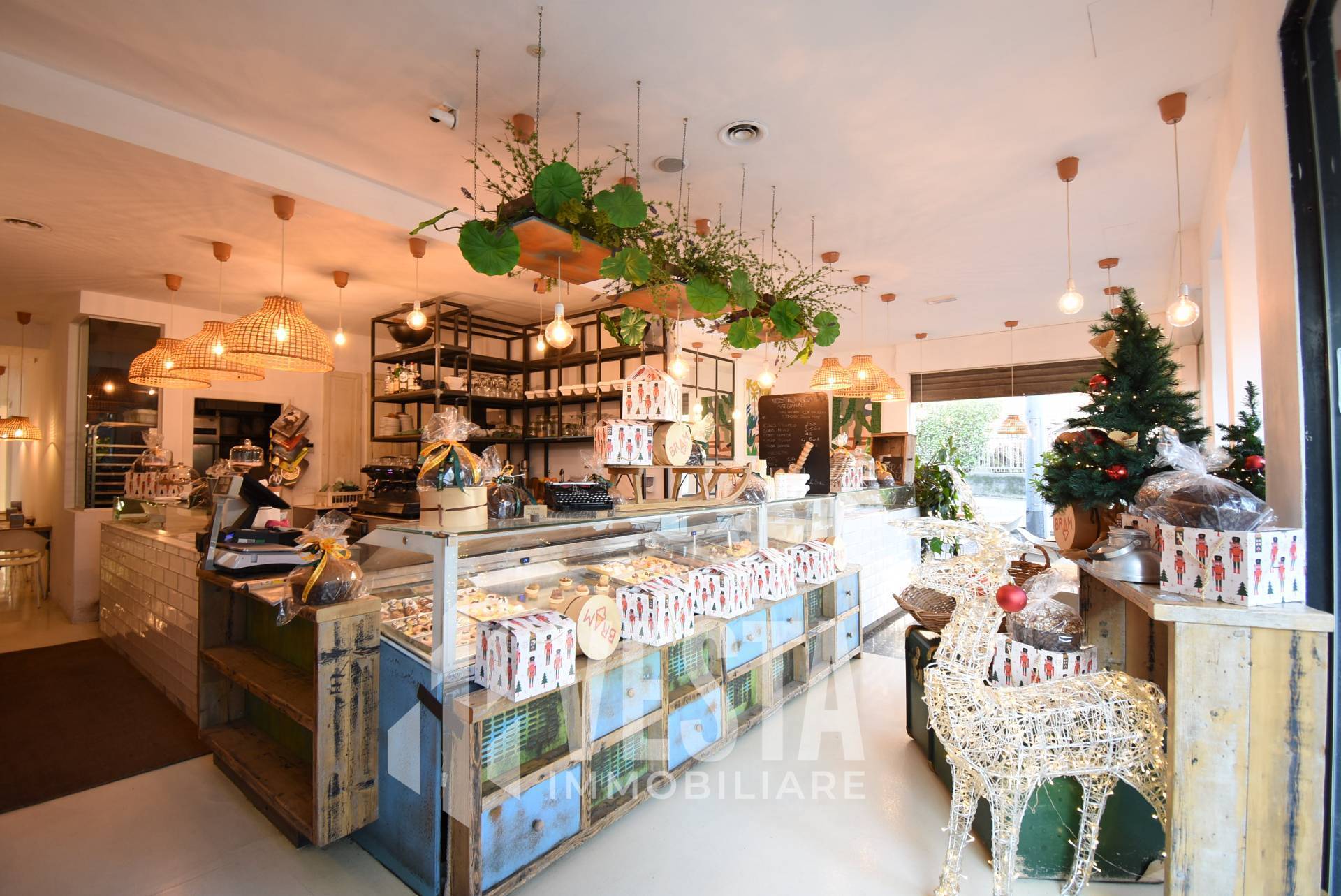 Attivit commerciale in vendita a Carate Brianza