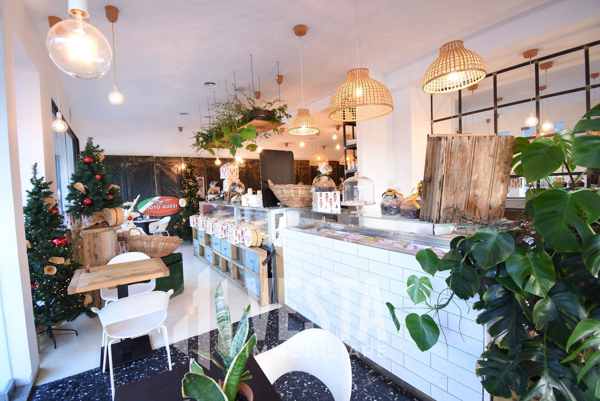 Attivit commerciale in vendita a Carate Brianza