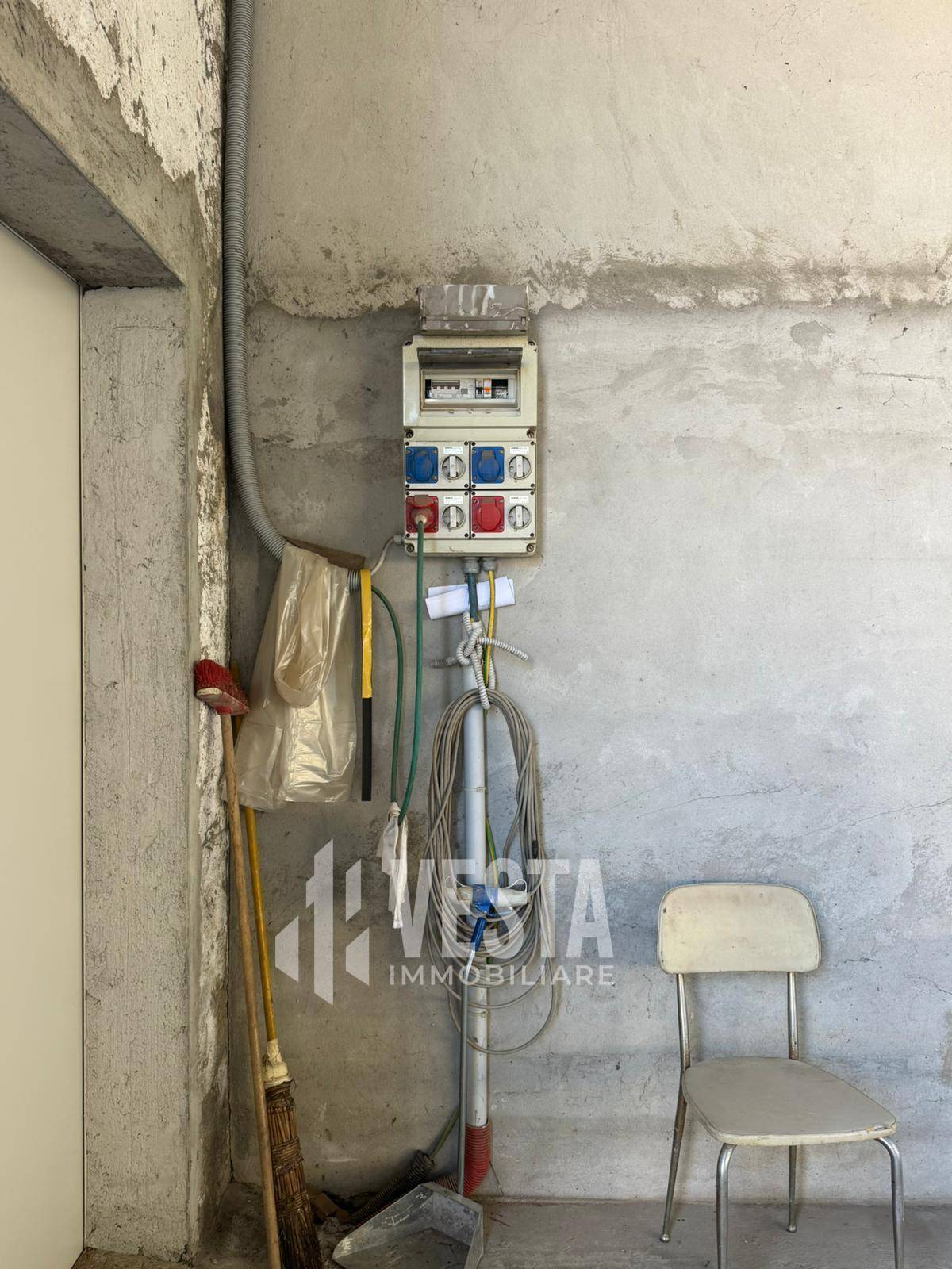 Capannone in vendita a Monticello Brianza, Cortenuova