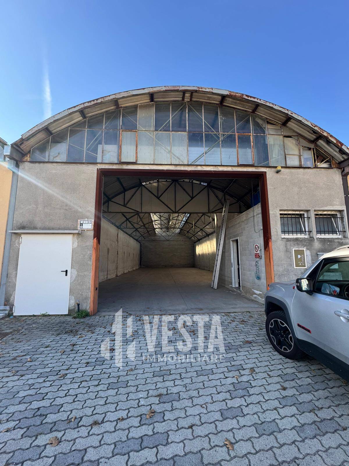 Capannone in vendita a Monticello Brianza, Cortenuova