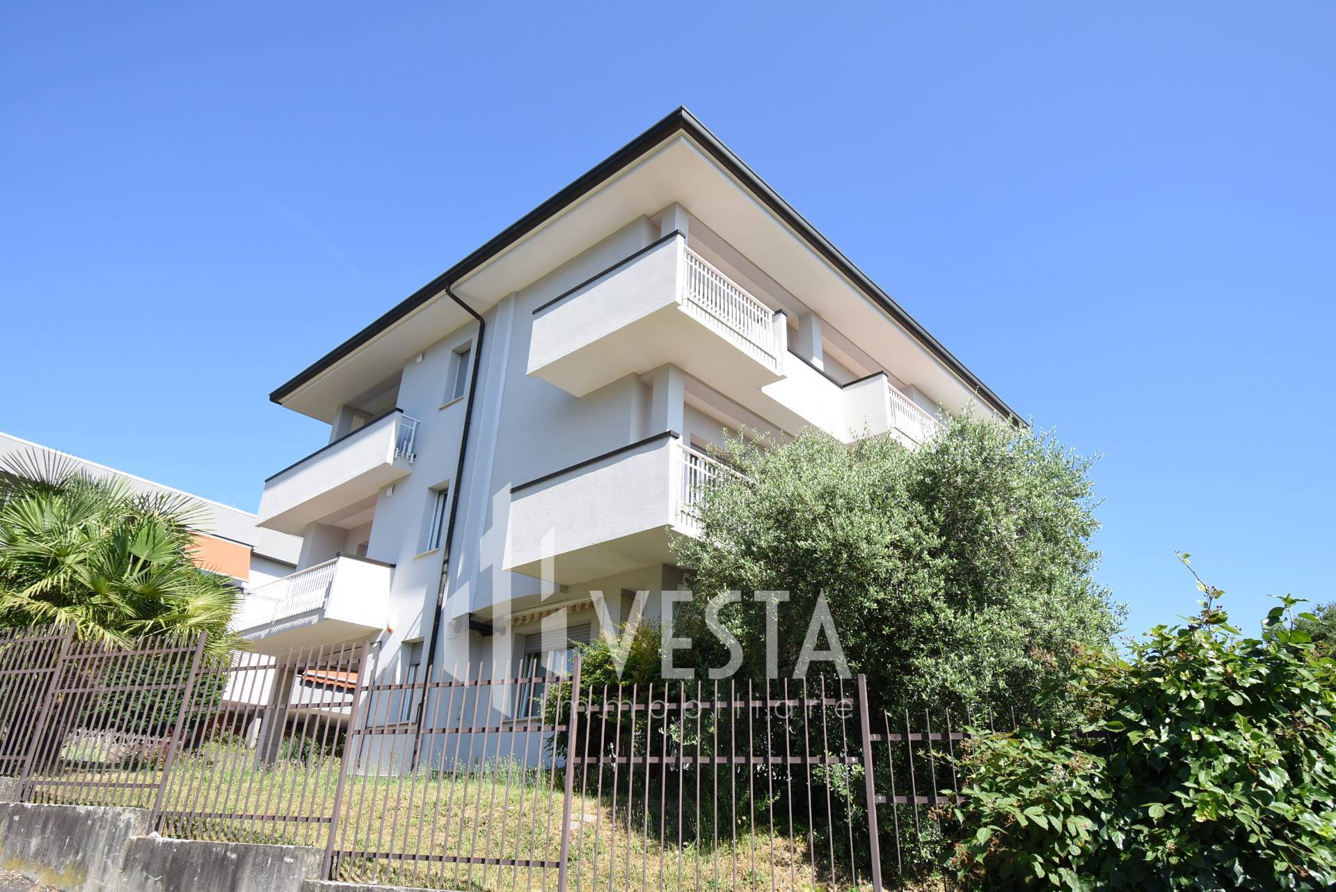 Appartamento in vendita a Casatenovo, centro