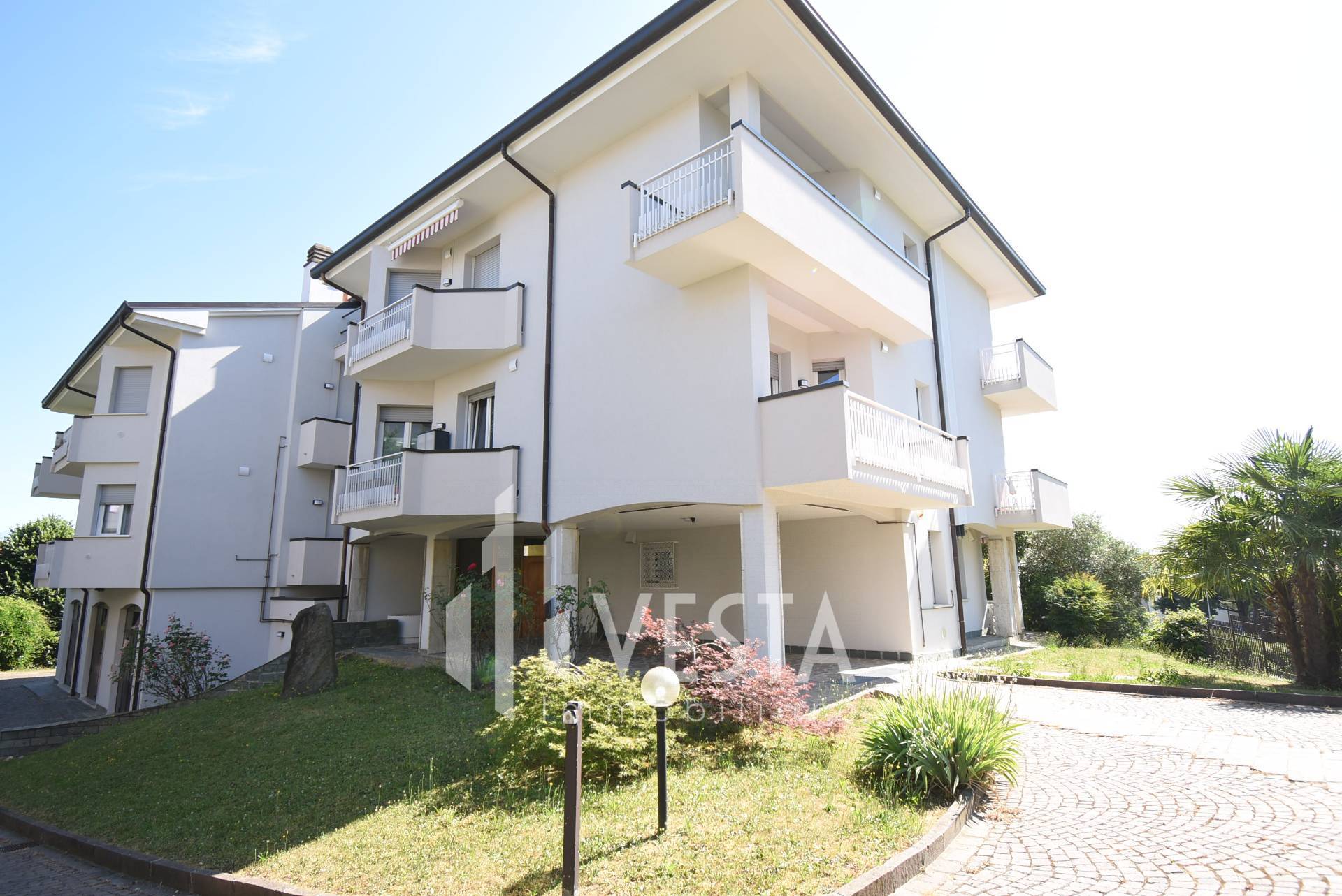 Appartamento in vendita a Casatenovo, centro