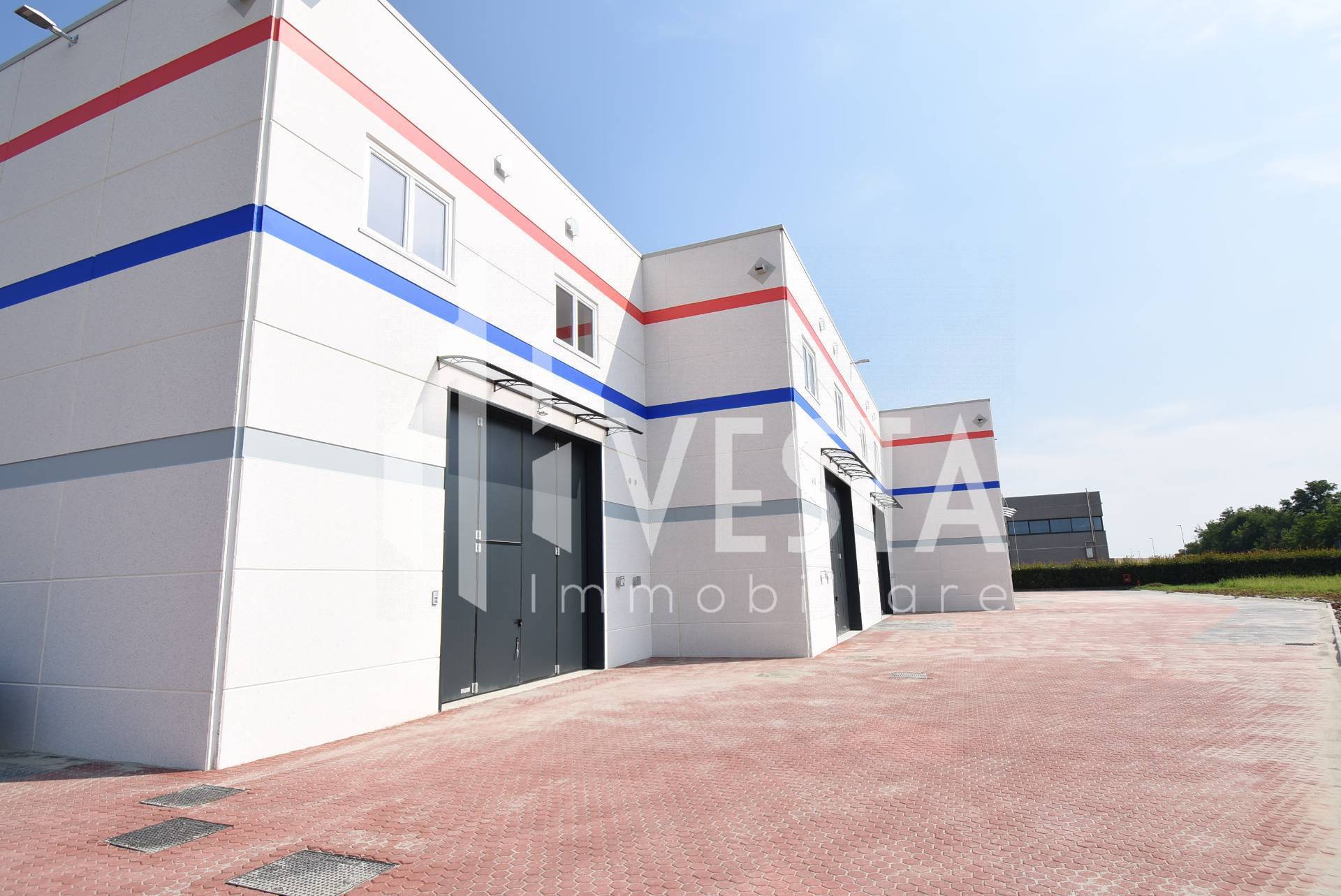 Capannone in affitto a Bernareggio