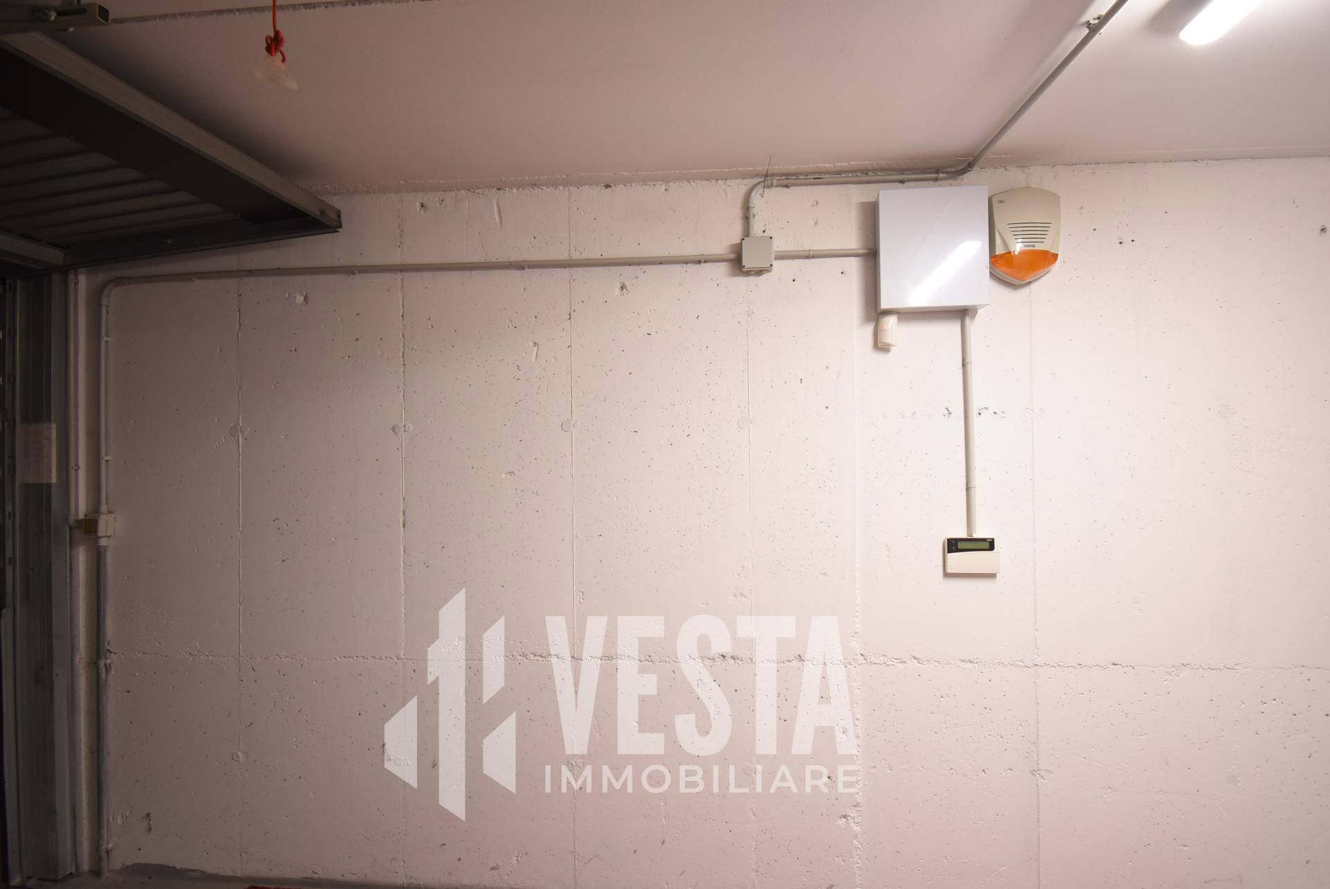 Box o garage in vendita a Paderno d'Adda