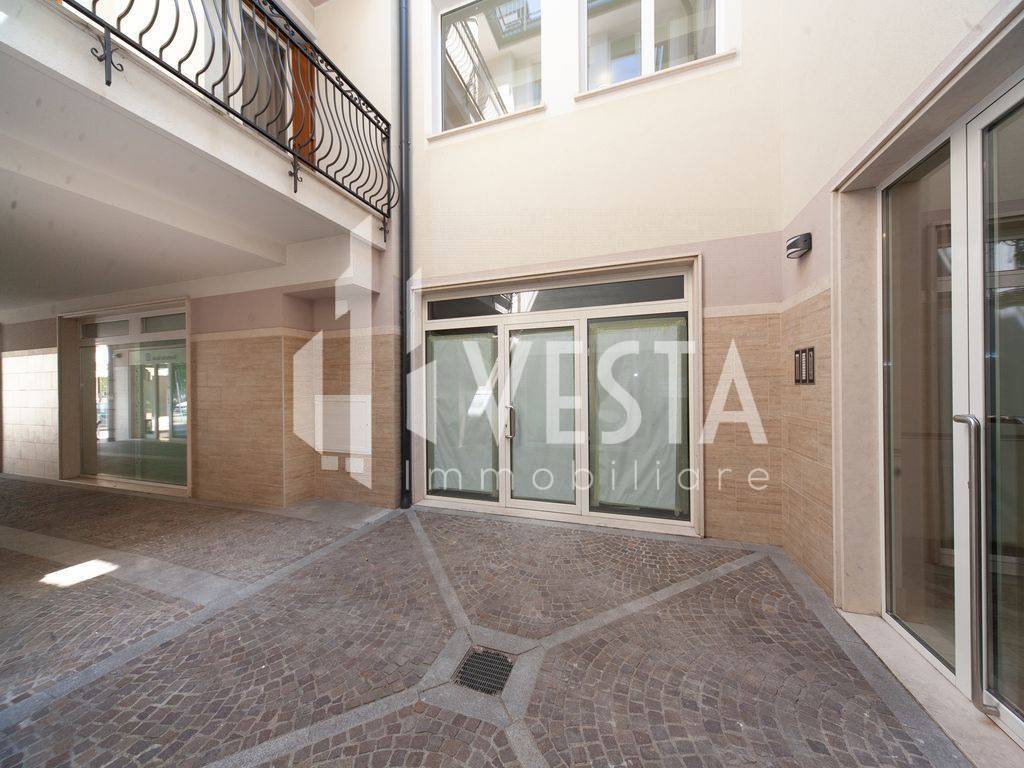 Negozio in vendita a Barzan