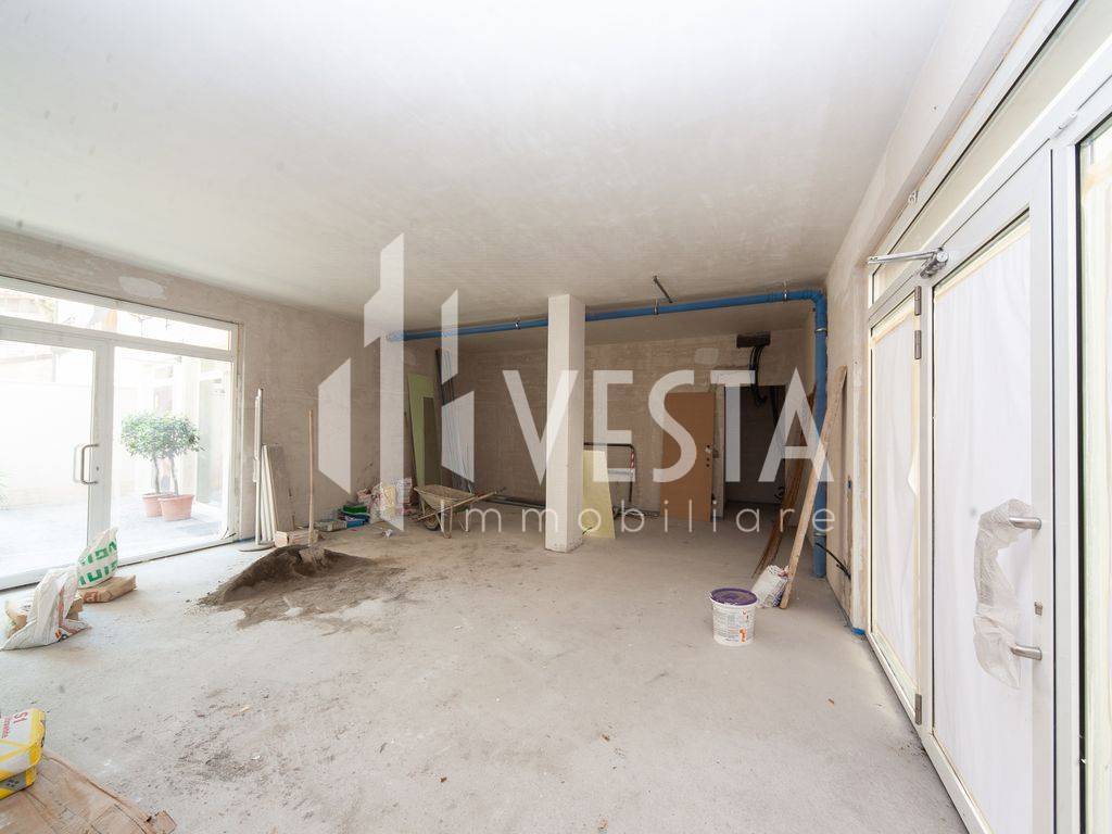 Negozio in vendita a Barzan