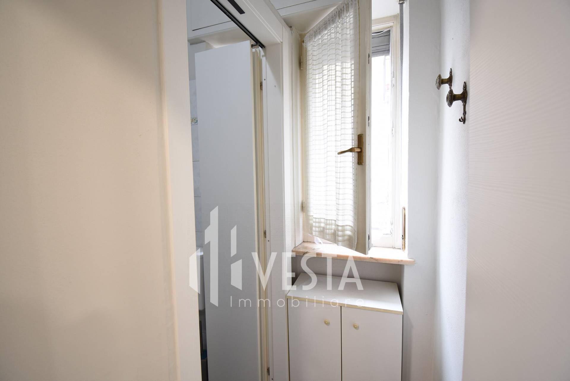 Locale commerciale in vendita a Airuno