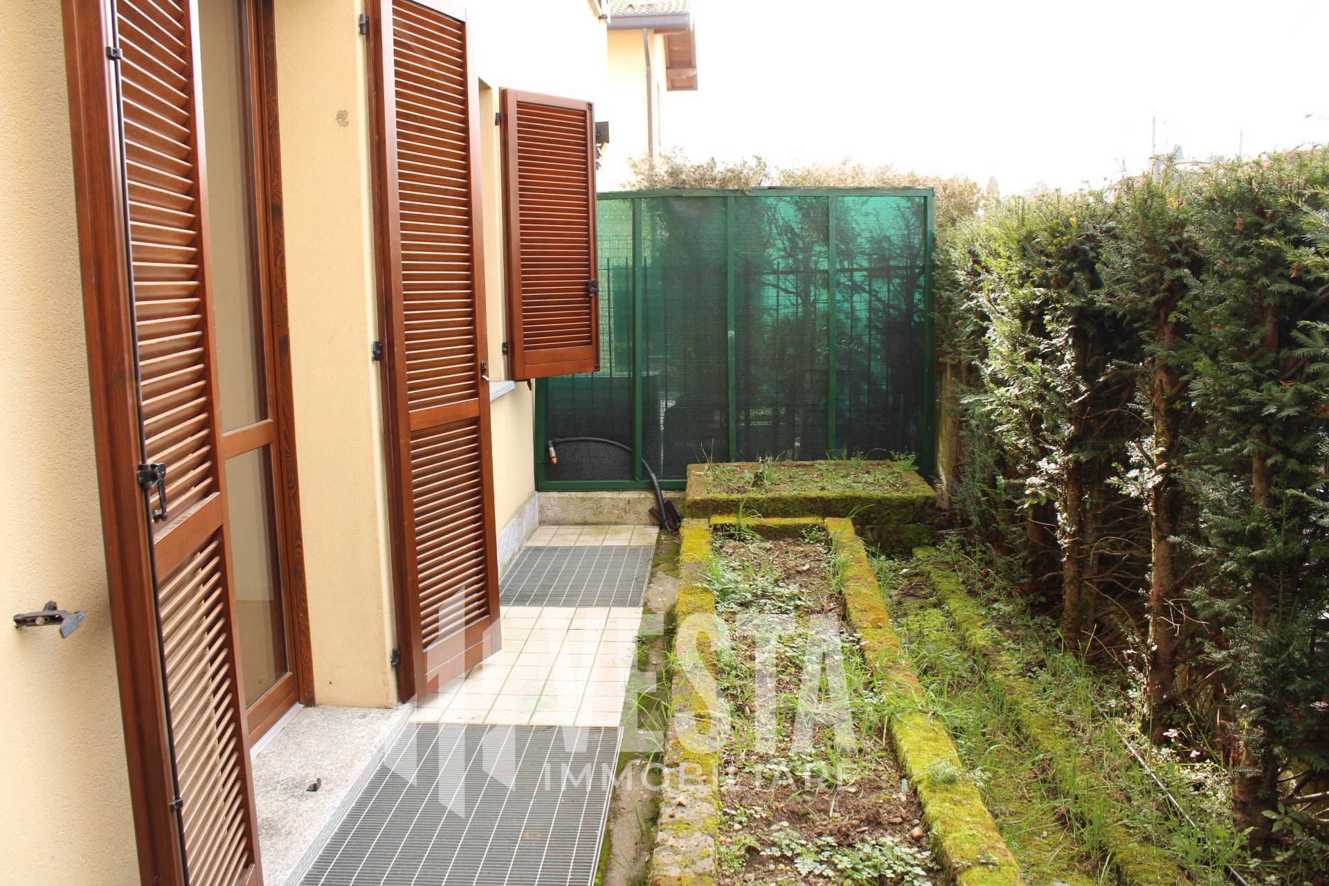 Appartamento in vendita a Erba, Buccinigo