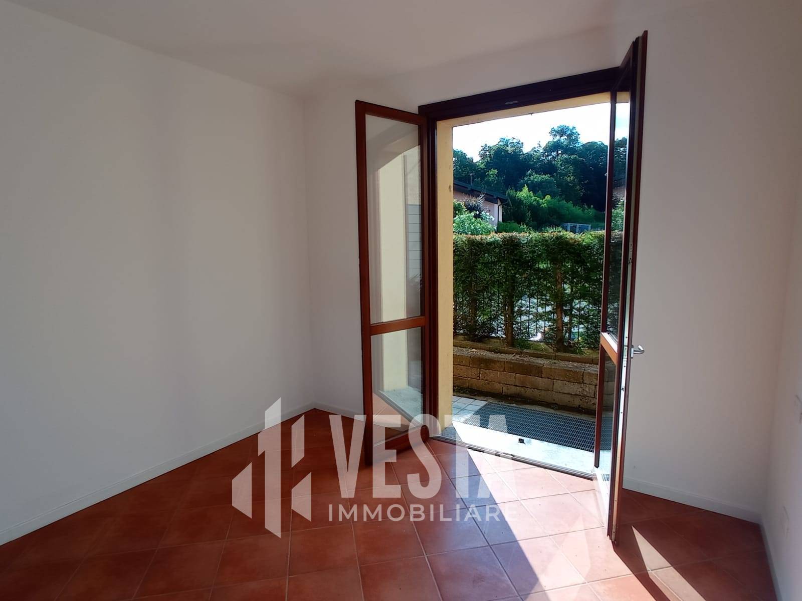 Appartamento in vendita a Erba, Buccinigo