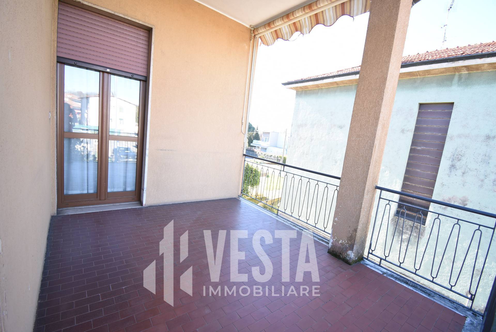 Appartamento in vendita a Camparada