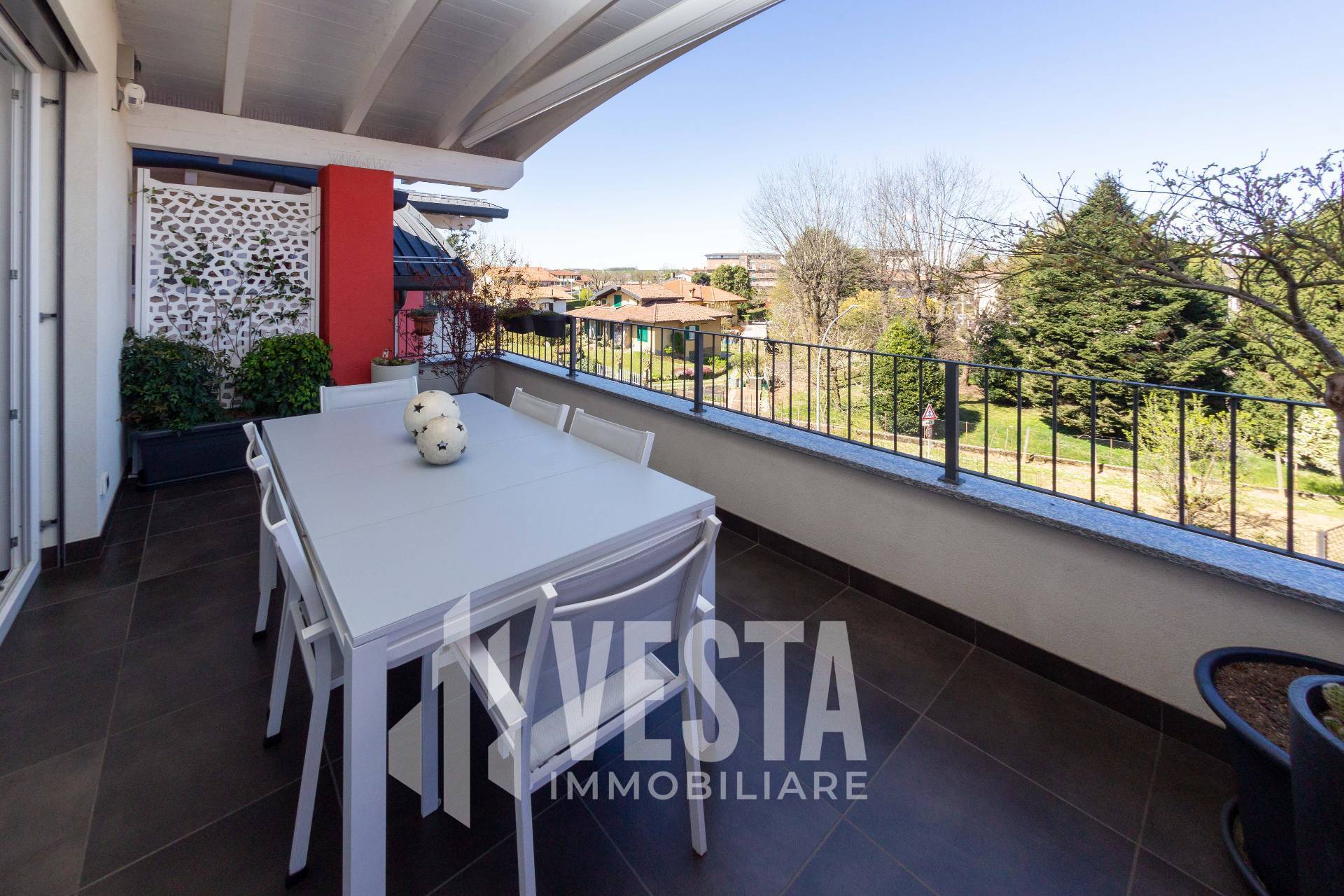 Appartamento in vendita a Lomagna, CENTRO