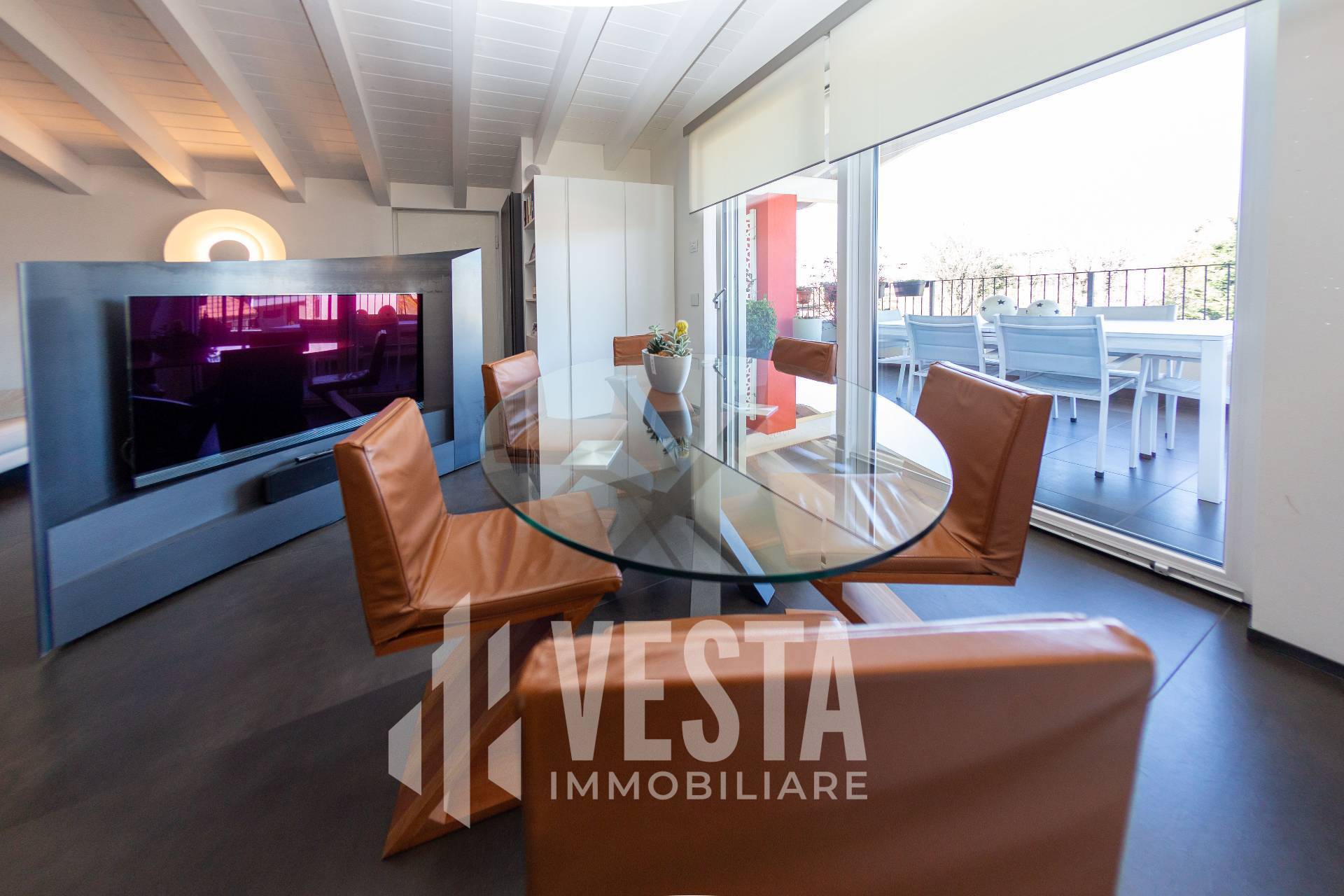 Appartamento in vendita a Lomagna, CENTRO