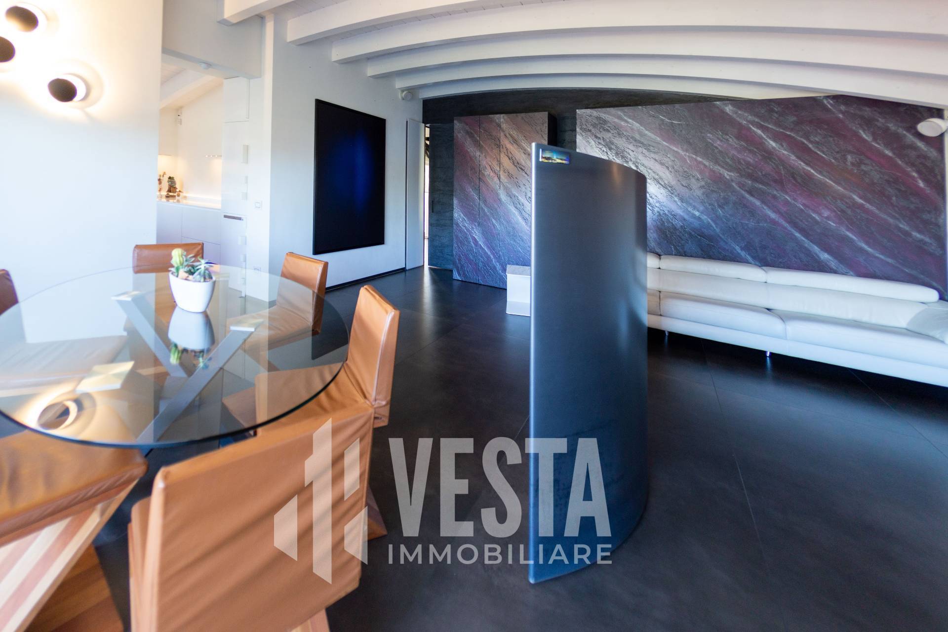 Appartamento in vendita a Lomagna, CENTRO